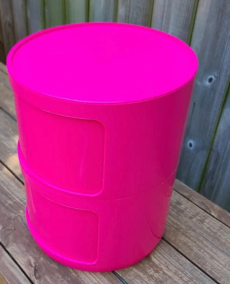 Kartell Componibili 8-Tier Modern Storage Cabinet, Hot Pink, Italy In Good Condition For Sale In Brooklyn, NY