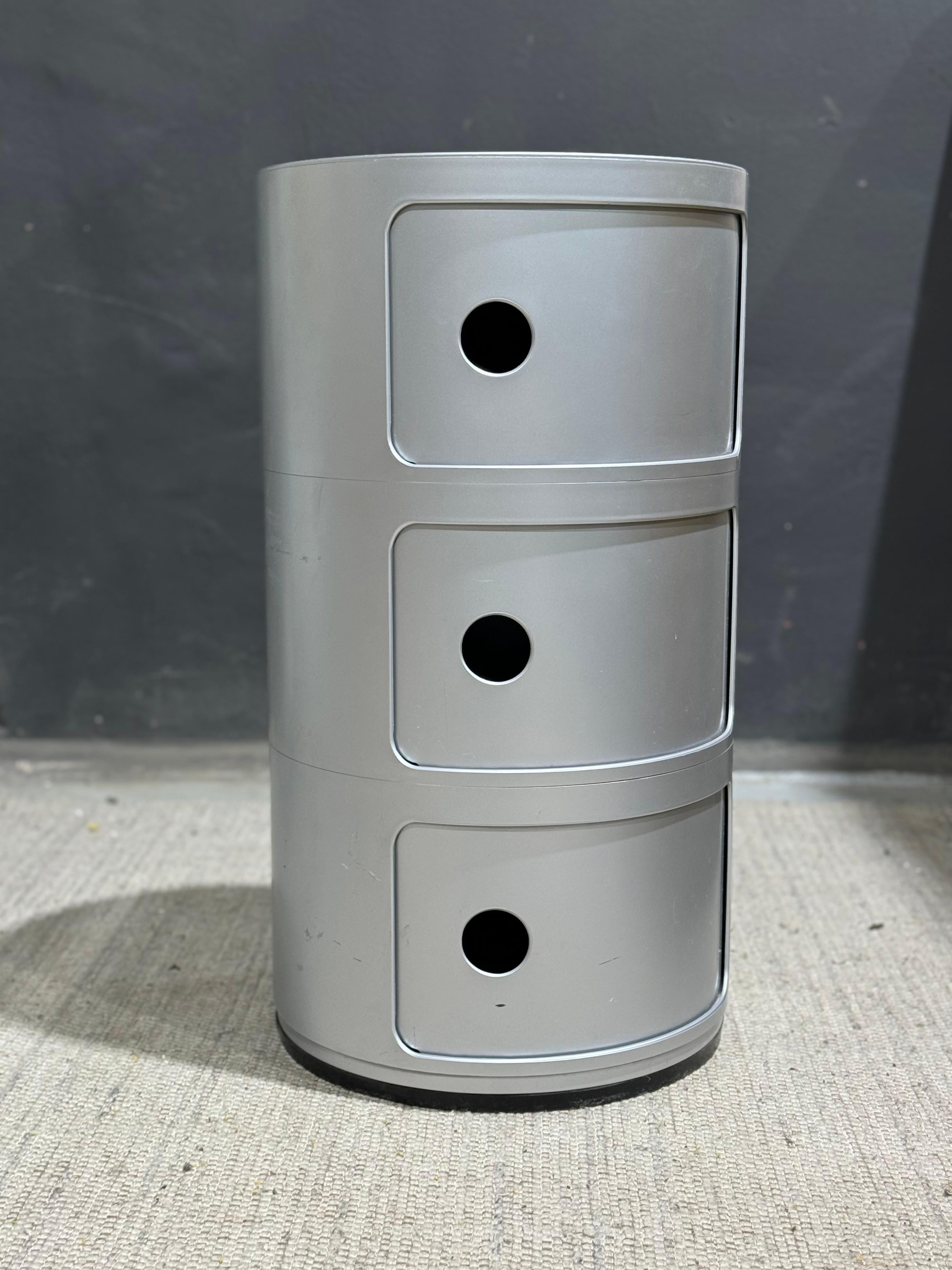 Ensemble de tiroirs à 3 niveaux Componibili de Kartell par Anna Castelli Ferrieri en vente 3