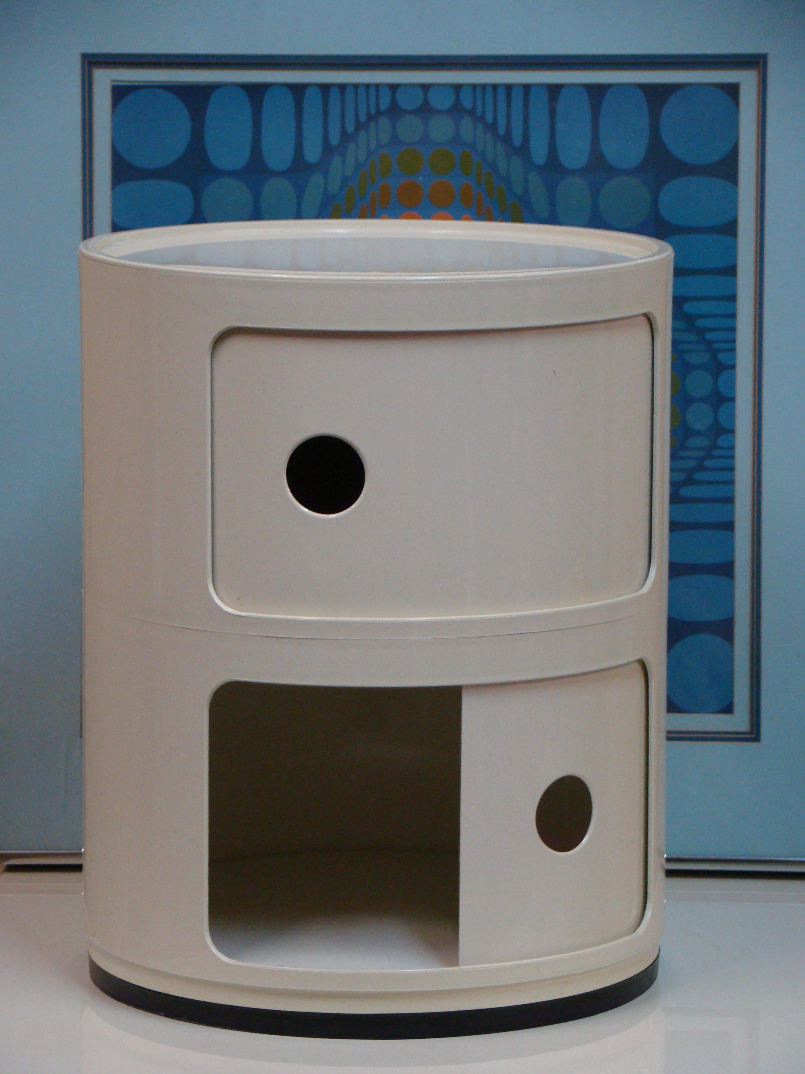 Vintage Kartell 2-section storage pedestal designed by Anna Castelli. At 15.75