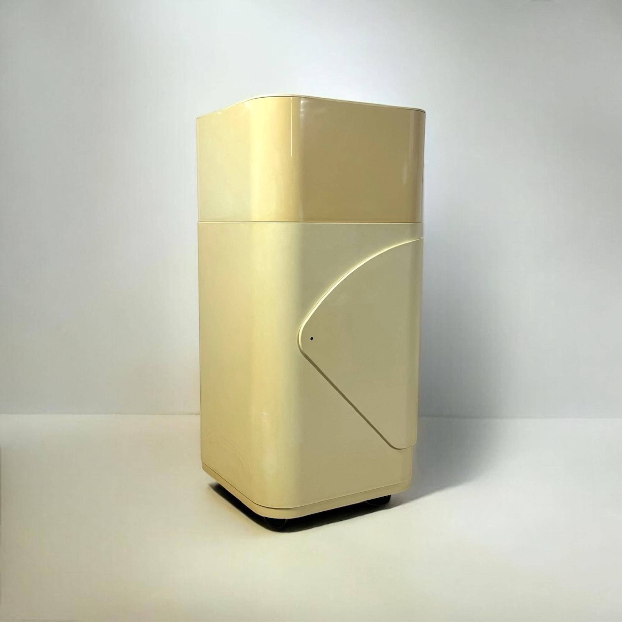 Kartell Componibili Set aus Waschtischschachtel und Aufbewahrungsbox von Anna Castelli, 1960er Jahre (Italienisch) im Angebot