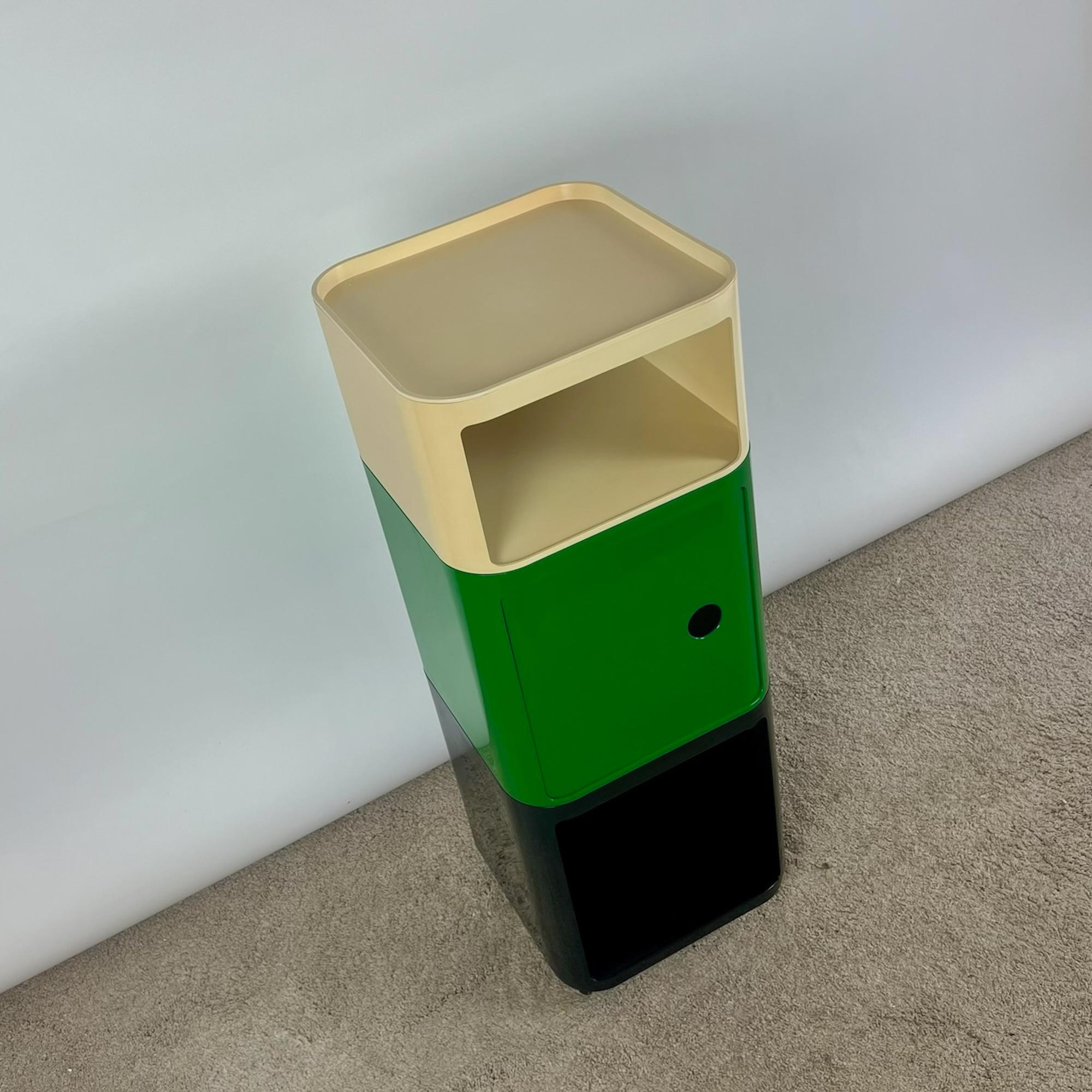 Kartell 'Componibili' Square Based Modules in green black and white, 1960s In Good Condition In San Benedetto Del Tronto, IT
