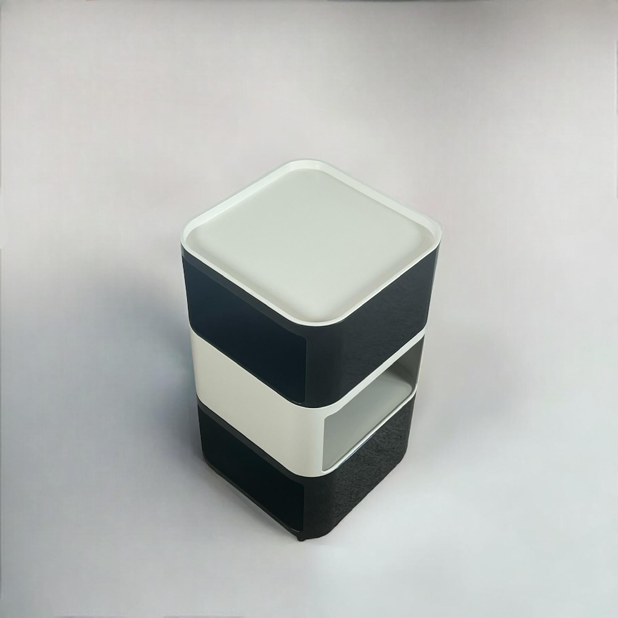 Mid-20th Century Kartell 'Componibili' Storage Units 4970 by Anna Castelli - 60s Space Age design