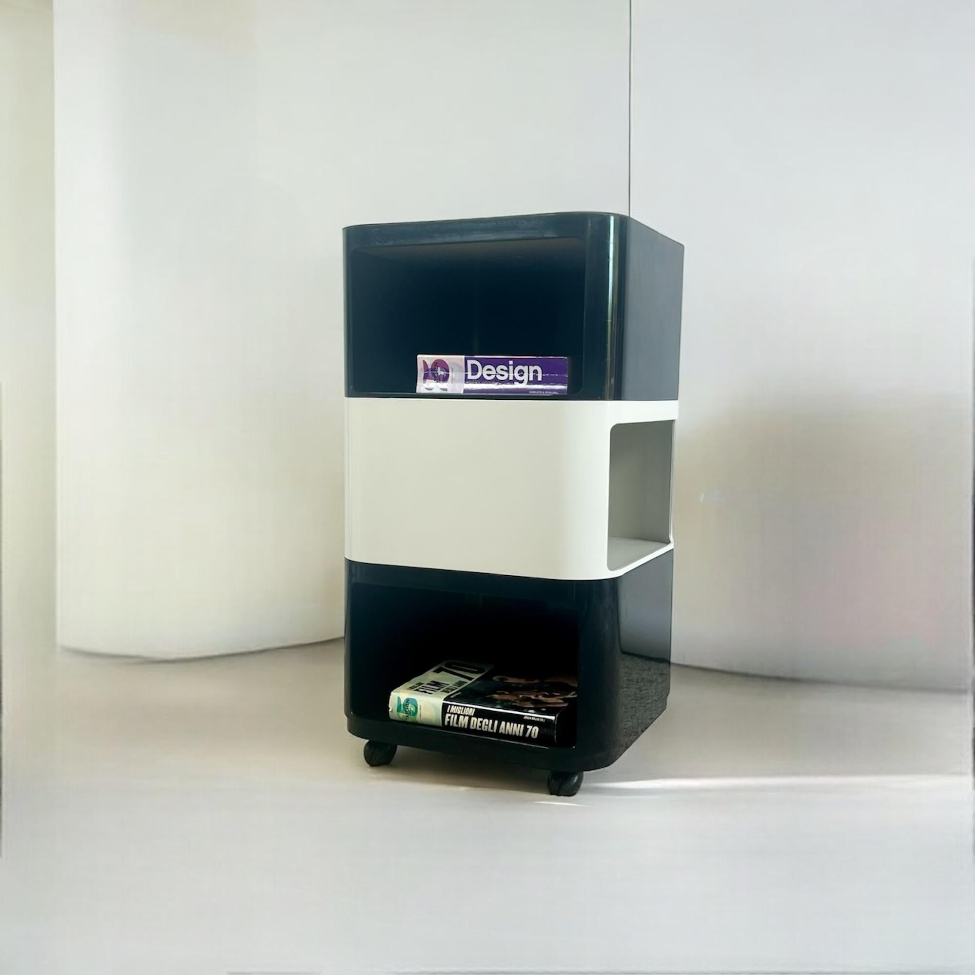 Plastic Kartell 'Componibili' Storage Units 4970 by Anna Castelli - 60s Space Age design