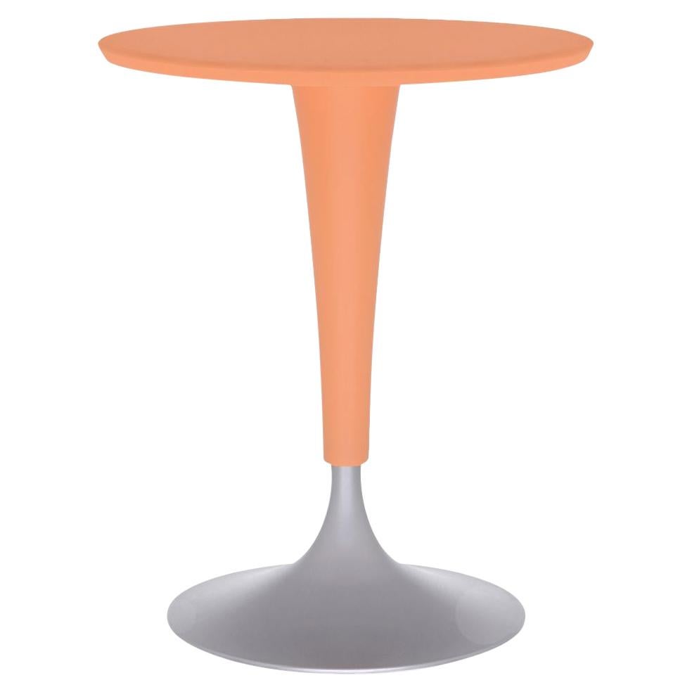 Table Kartell Dr. Na en orange clair de Philippe Starck