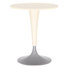 Table Dr. Na de Kartell en blanc ciré par Philippe Starck