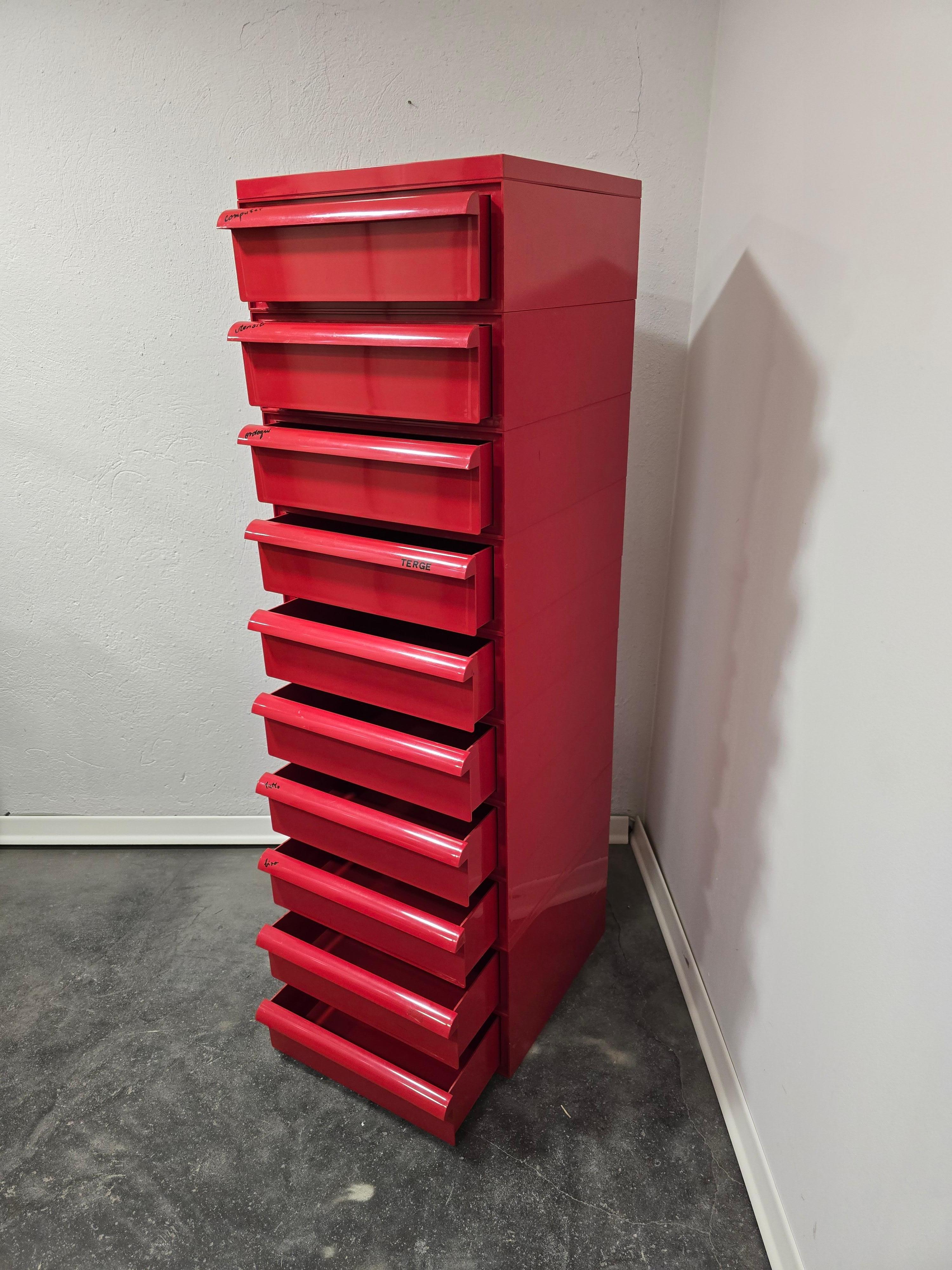 Cassettiere Kartell di Simon Fussel 1970s in vendita 1