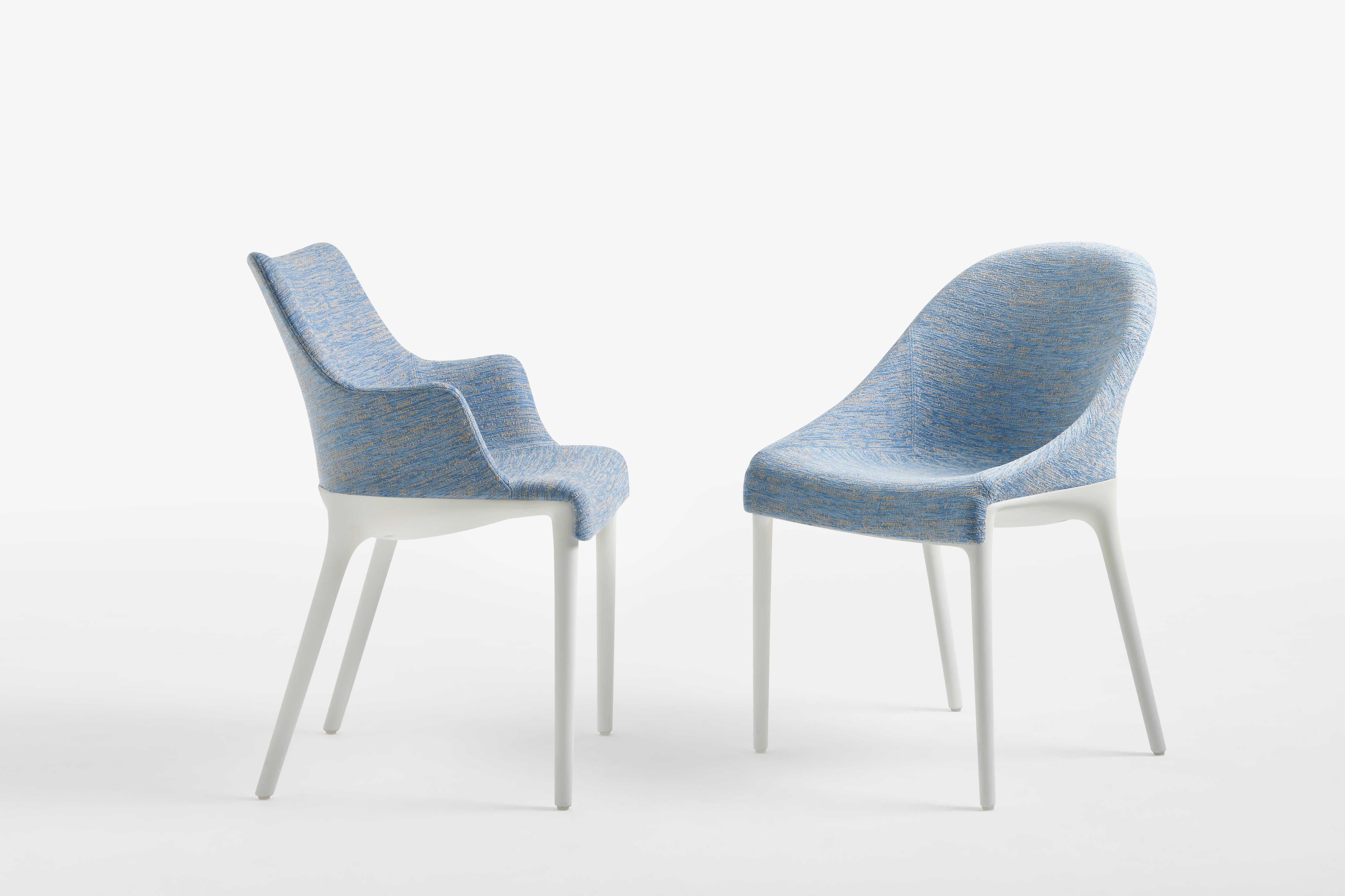Eleganz und ihr diskreter Charme. Philippe Starck hat die wesentlichen Linien des italienischen Stils neu durchdacht und einen zeitlosen Stuhl geschaffen, der die Welt der Haute Couture mit dem Bon Ton verbindet. Charakteristische Merkmale:
