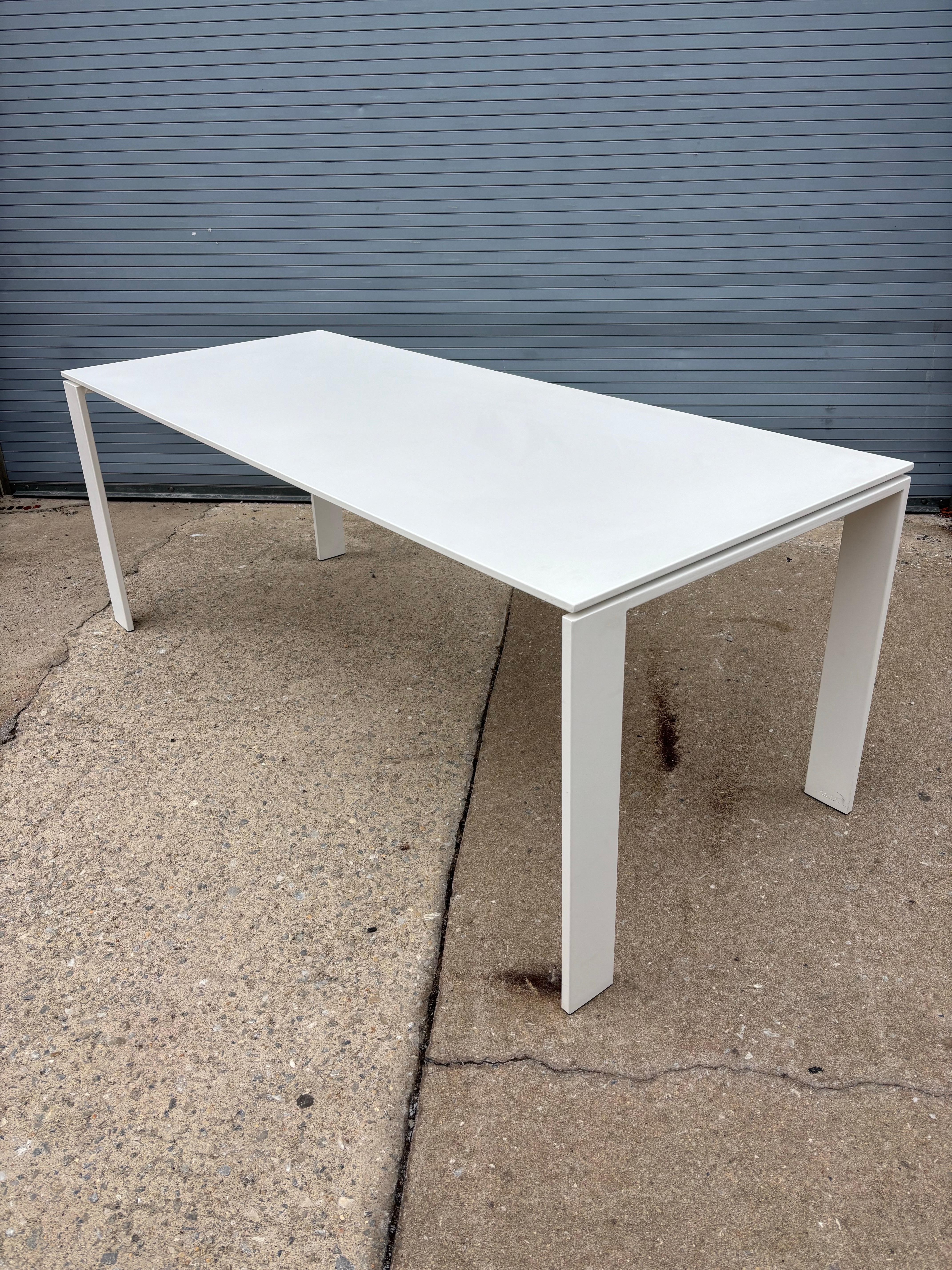 Mesa de interior/exterior Kartell diseñada por Ferruccio Laviani en venta 4