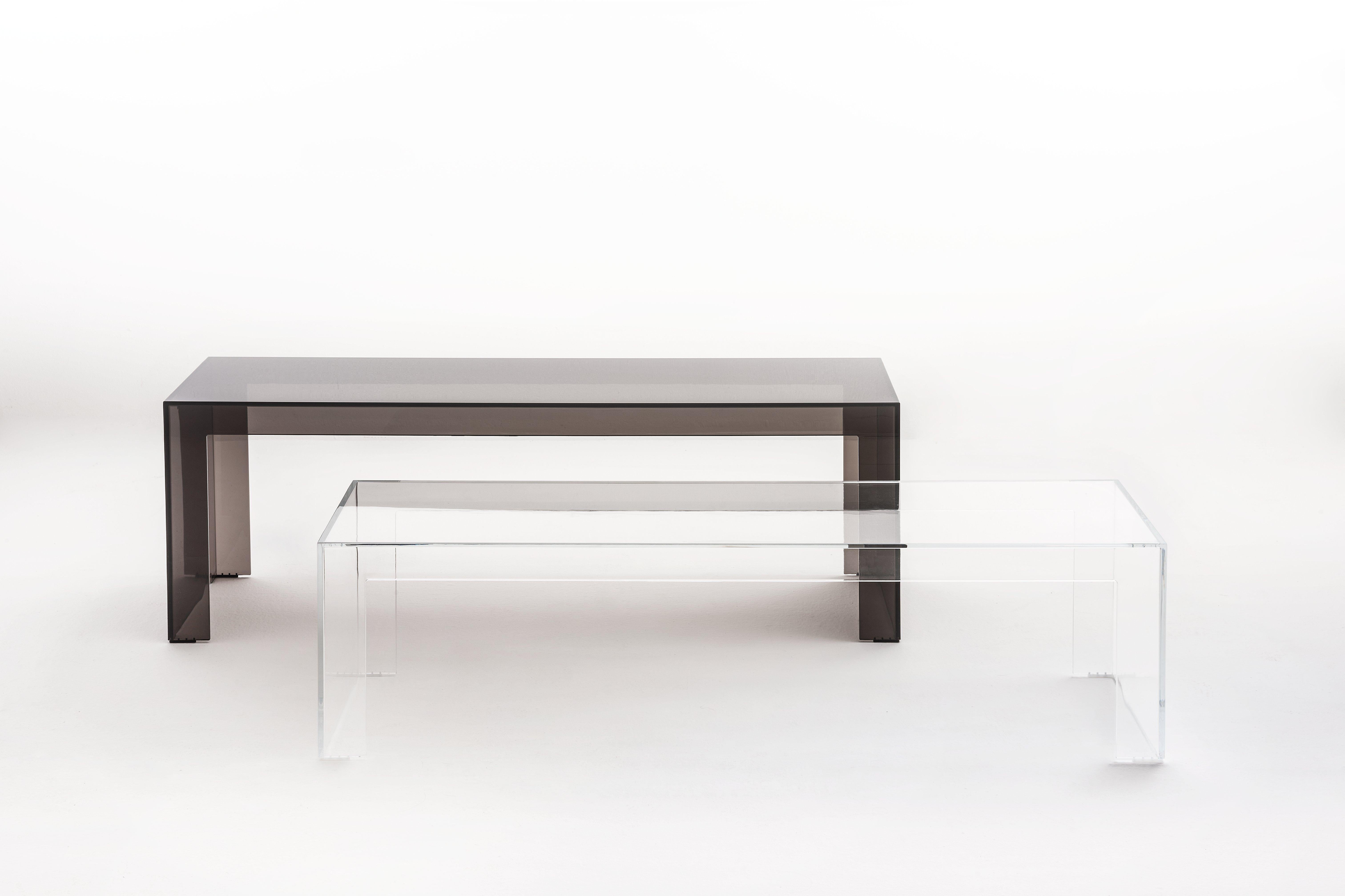 italien Table d'appoint Kartell invisible en blanc brillant par Tokujin Yoshioka en vente