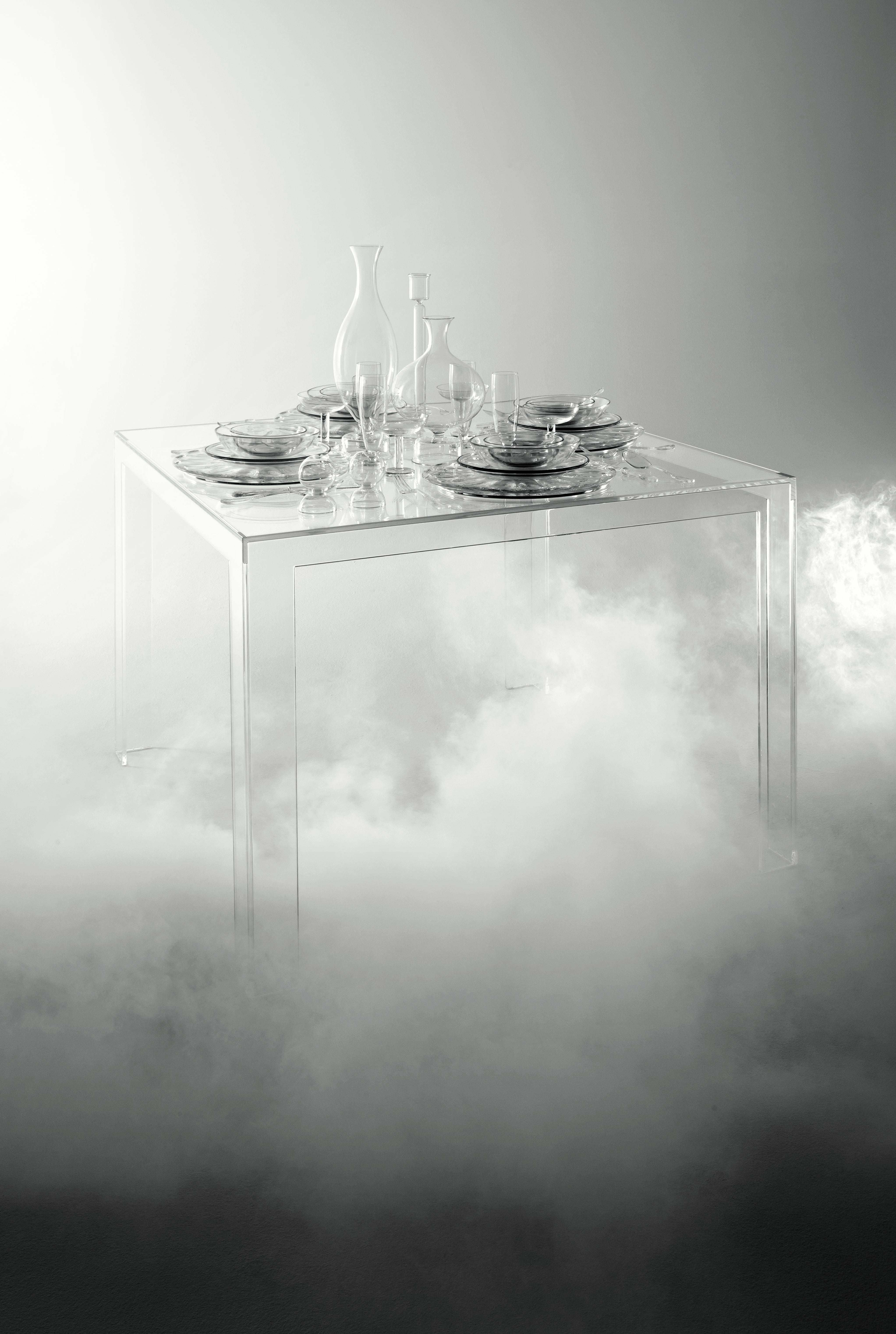 XXIe siècle et contemporain Table carrée Kartell invisible en blanc brillant par Tokujin Yoshioka en vente