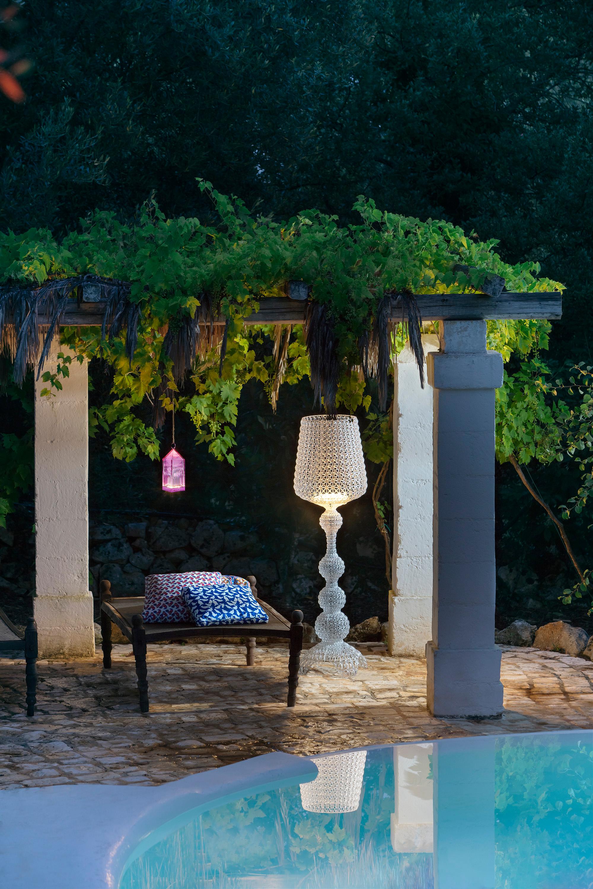 Italian Kartell Kabuki Outdoor Floor Lamp in Opaque White by Ferruccio Laviani For Sale