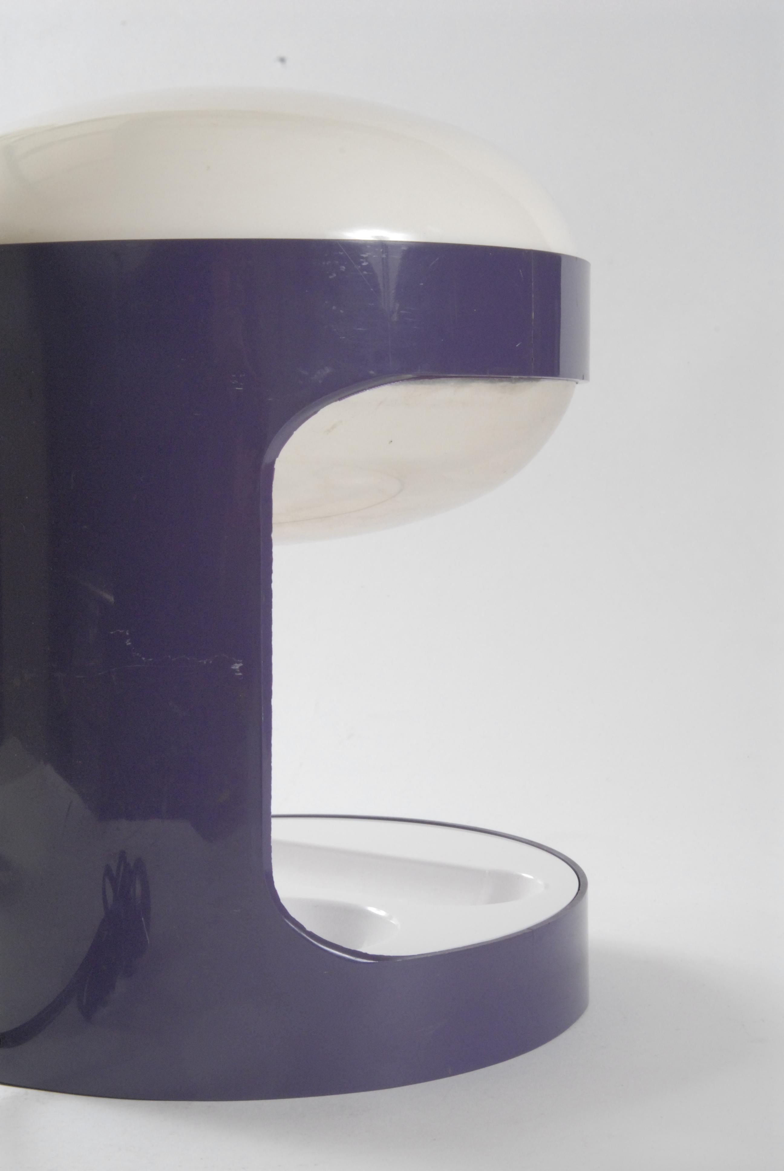 Mid-Century Modern Kartell KD29 Lampe de bureau violette Joe Colombo vers 1970 en vente