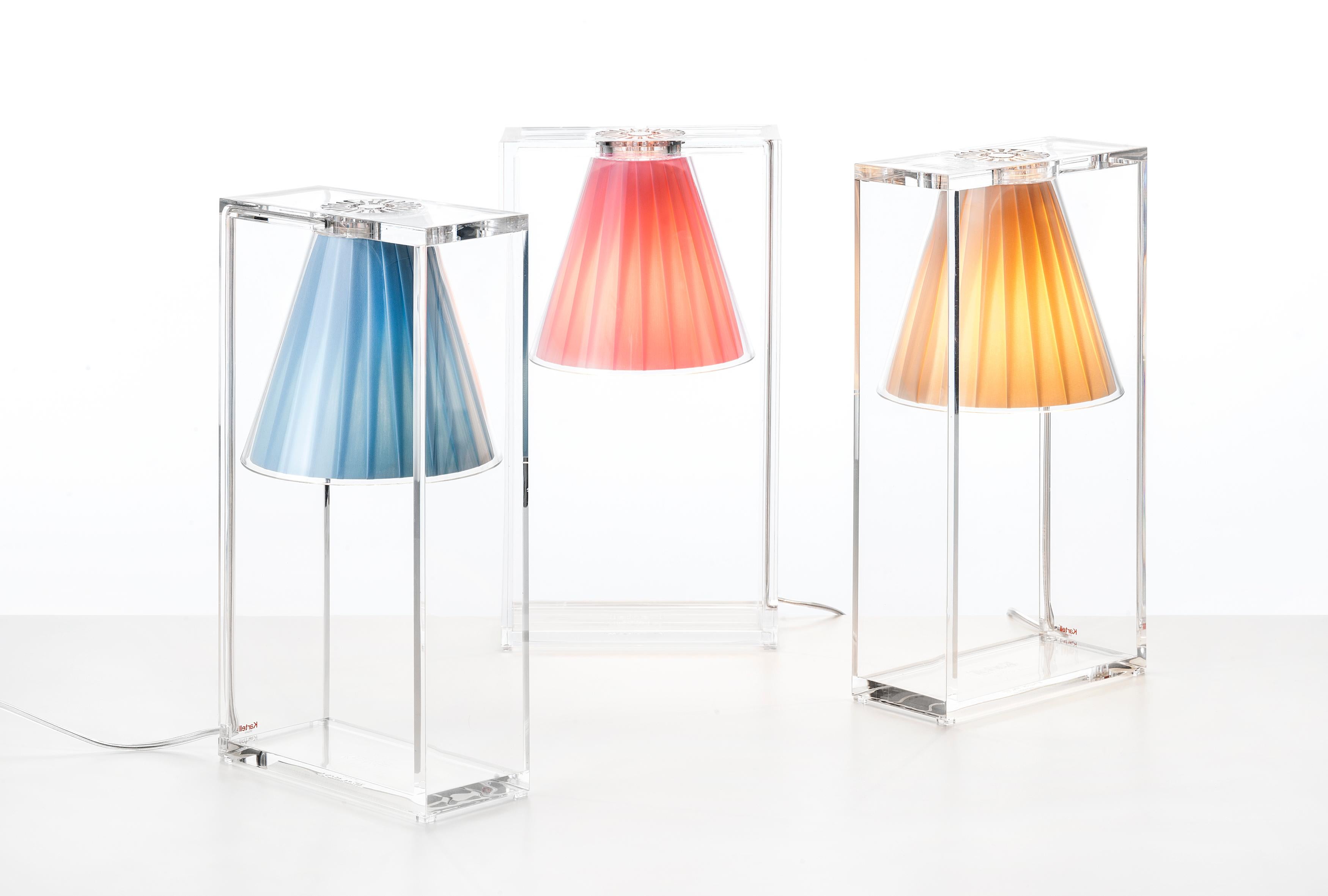 italien Lampe de bureau Kartell Light Air Table en cristal et rose par Eugeni Quitllet en vente