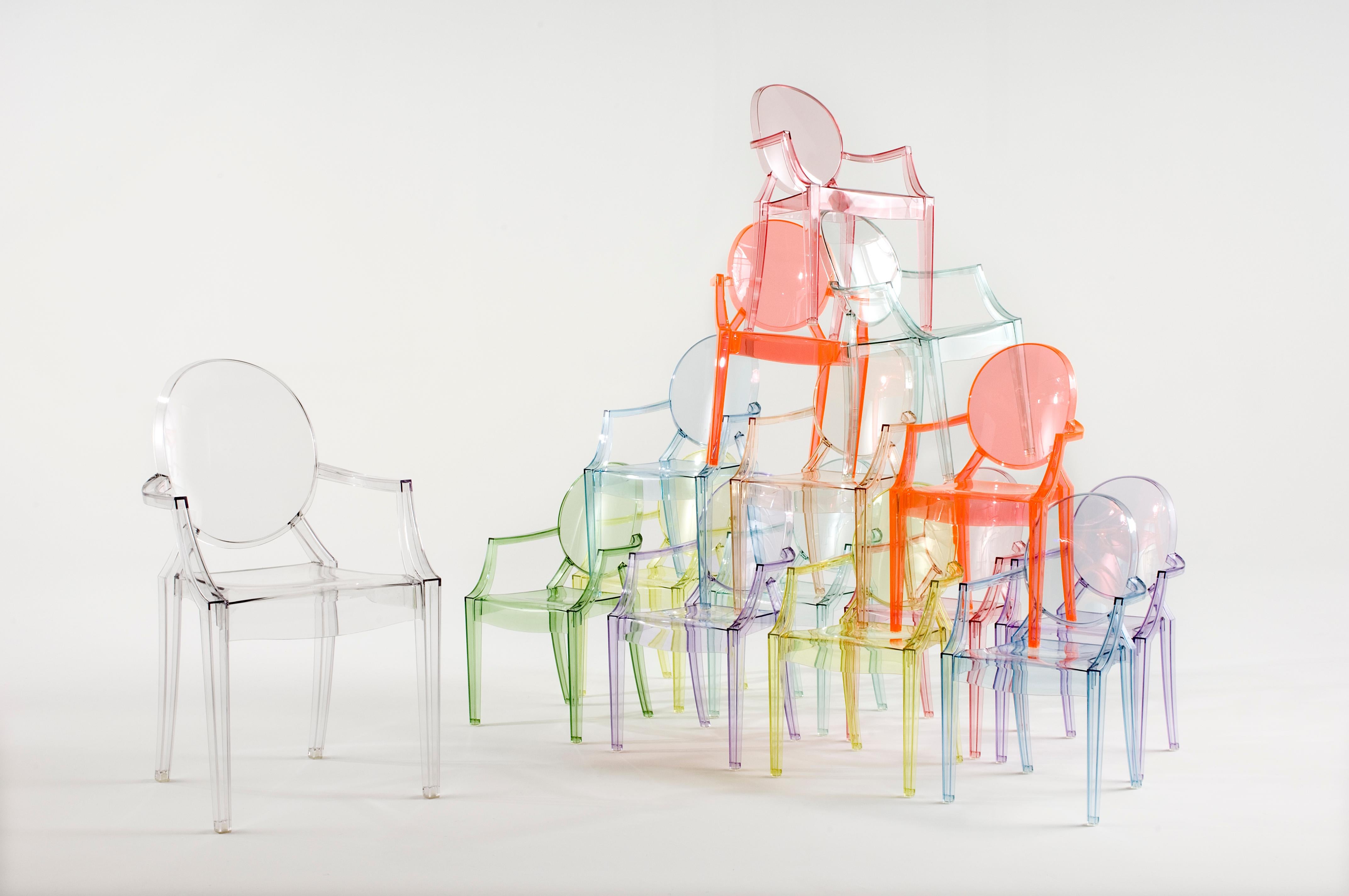 Satz von 4 Kartell  Lou Children's Ghost Chair in glänzendem Schwarz von Philippe Starck im Angebot 4