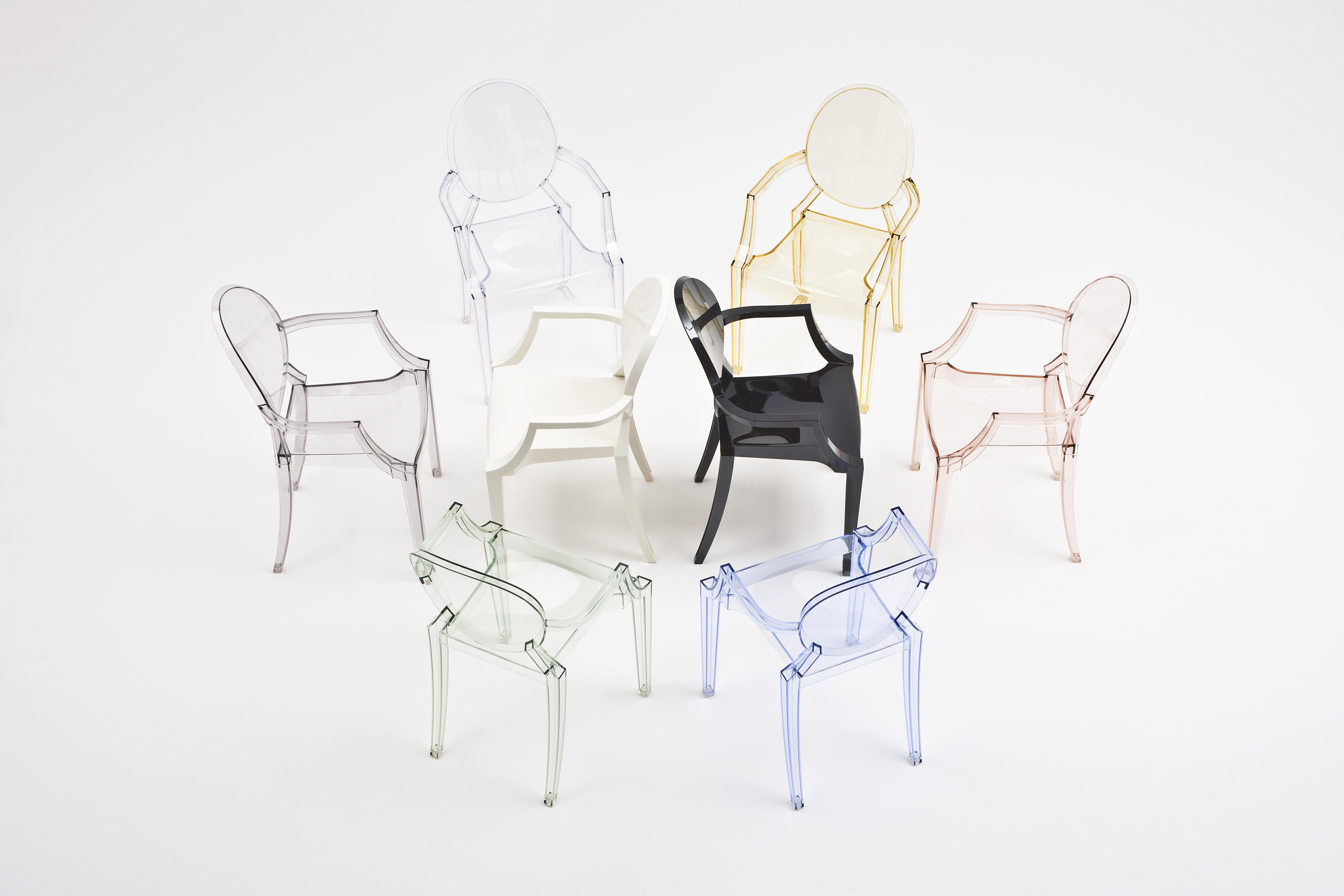 Chaise fantôme pour enfants Kartell Lou en cristal de Philippe Starck 5