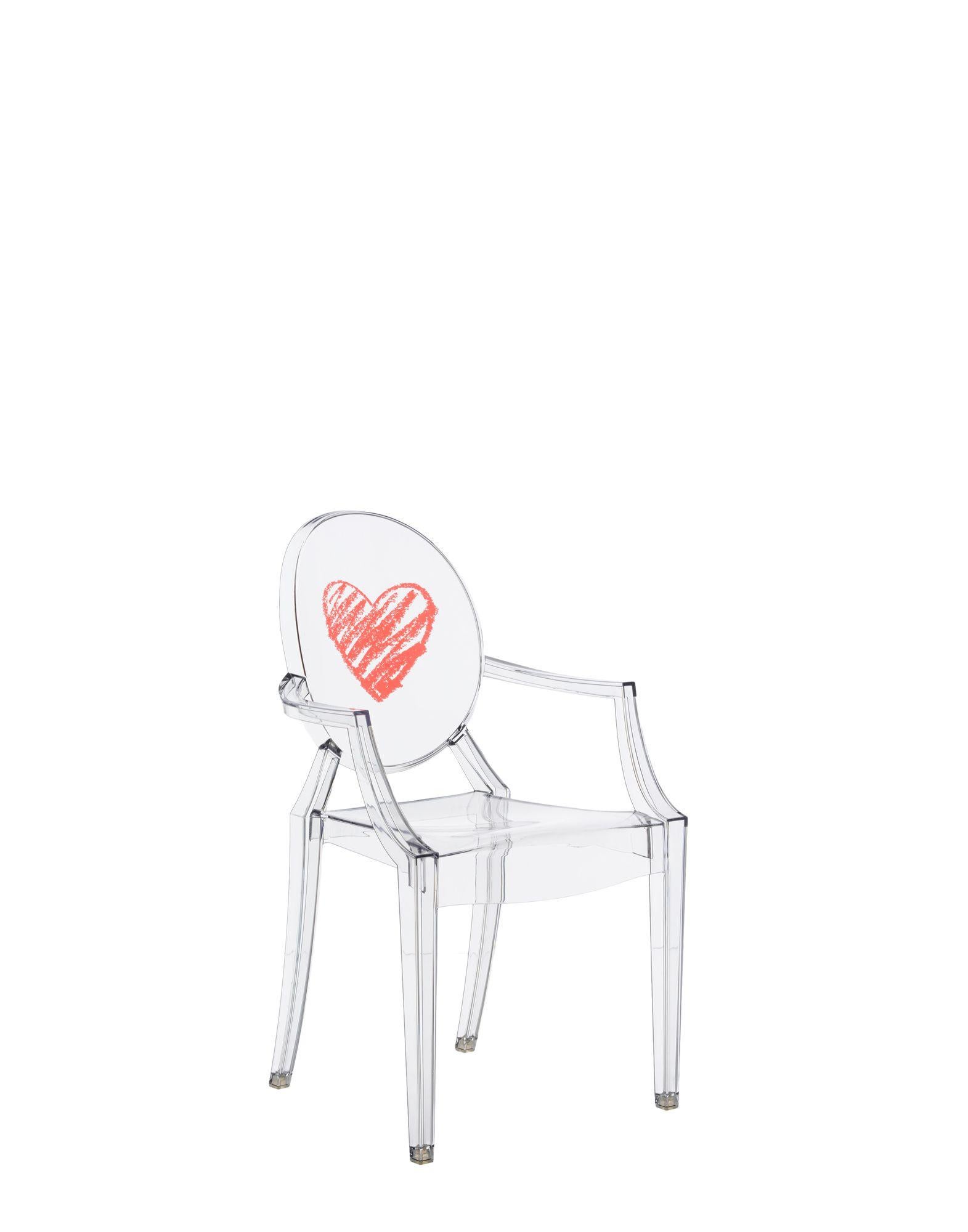 Die Miniaturversion eines der berühmtesten Designstühle ergänzt die Kartell Kids Linie in mehreren neuen Versionen. Der Lou Lou Ghost von Philippe Starck erhält neue, individuell gestaltbare Grafiken für die lustige Welt der Kinder.

Abmessungen: