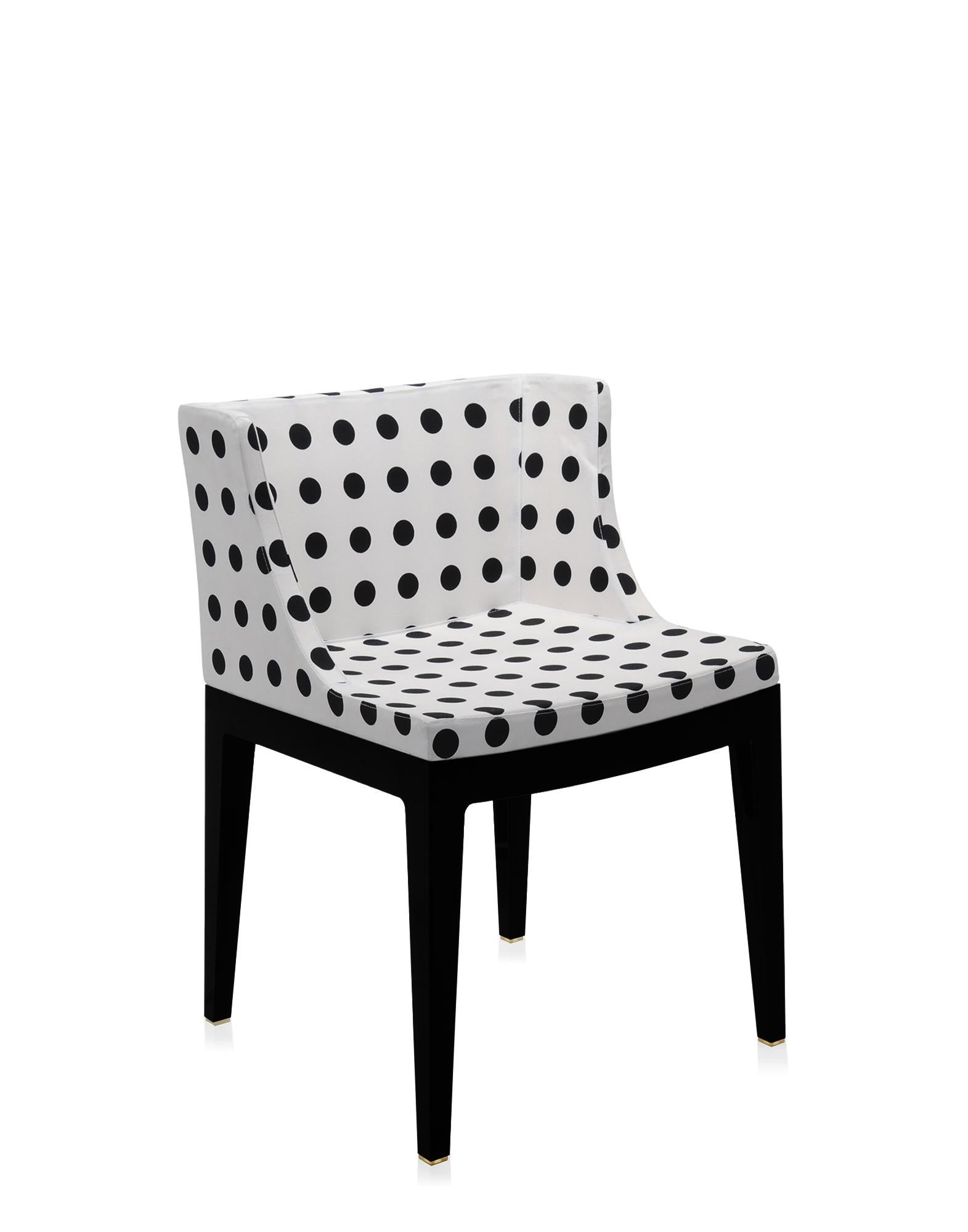The Mademoiselle armchair is dressed in the wide range of Memphis fabrics, designed by Ettore Sottsass and Nathalie du Pasquier.
It comes either with transparent or black frame.
   