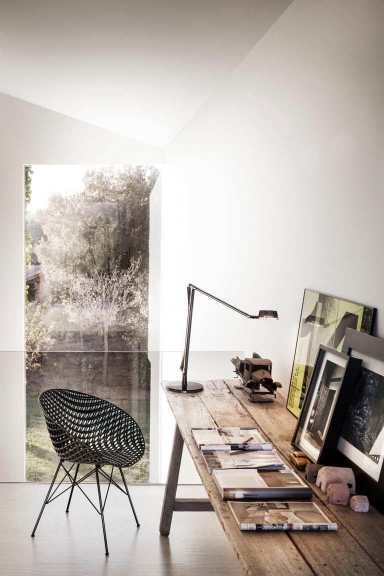 Kartell Smatrik Outdoor Chair in Black by Tokujin Yoshioka For Sale at