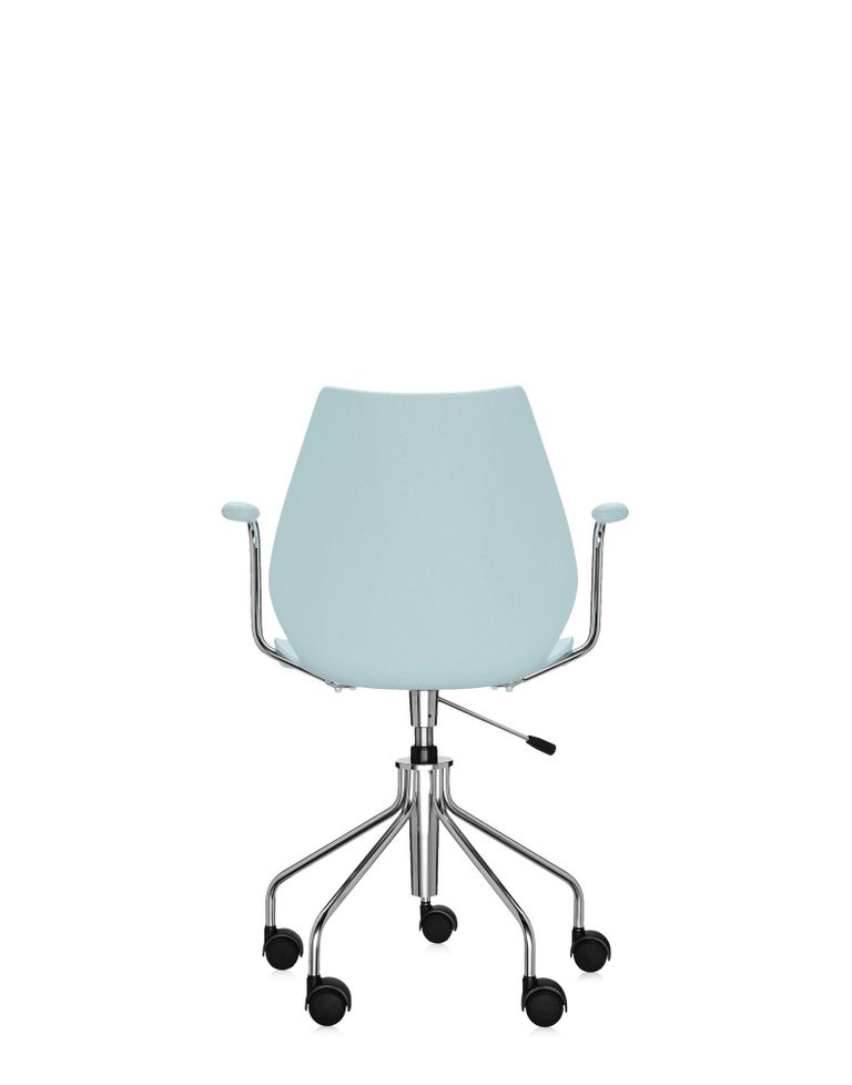 Kartell Maui Swivel Chair Adjustable in Pale Blue by Vico Magistretti In New Condition For Sale In Brooklyn, NY