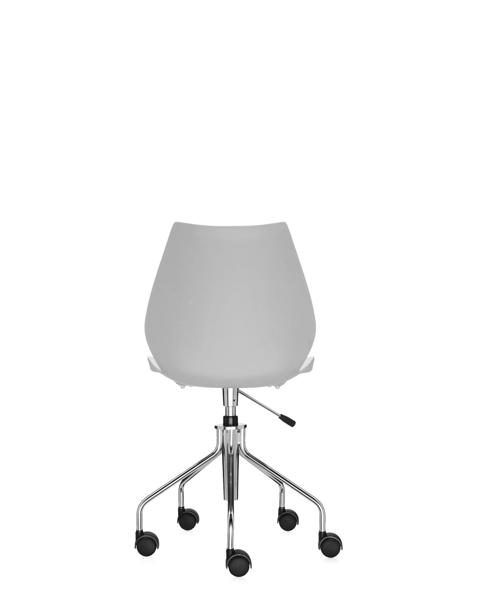 Contemporary Kartell Maui Swivel Chair Adjustable in Pale Grey by Vico Magistretti