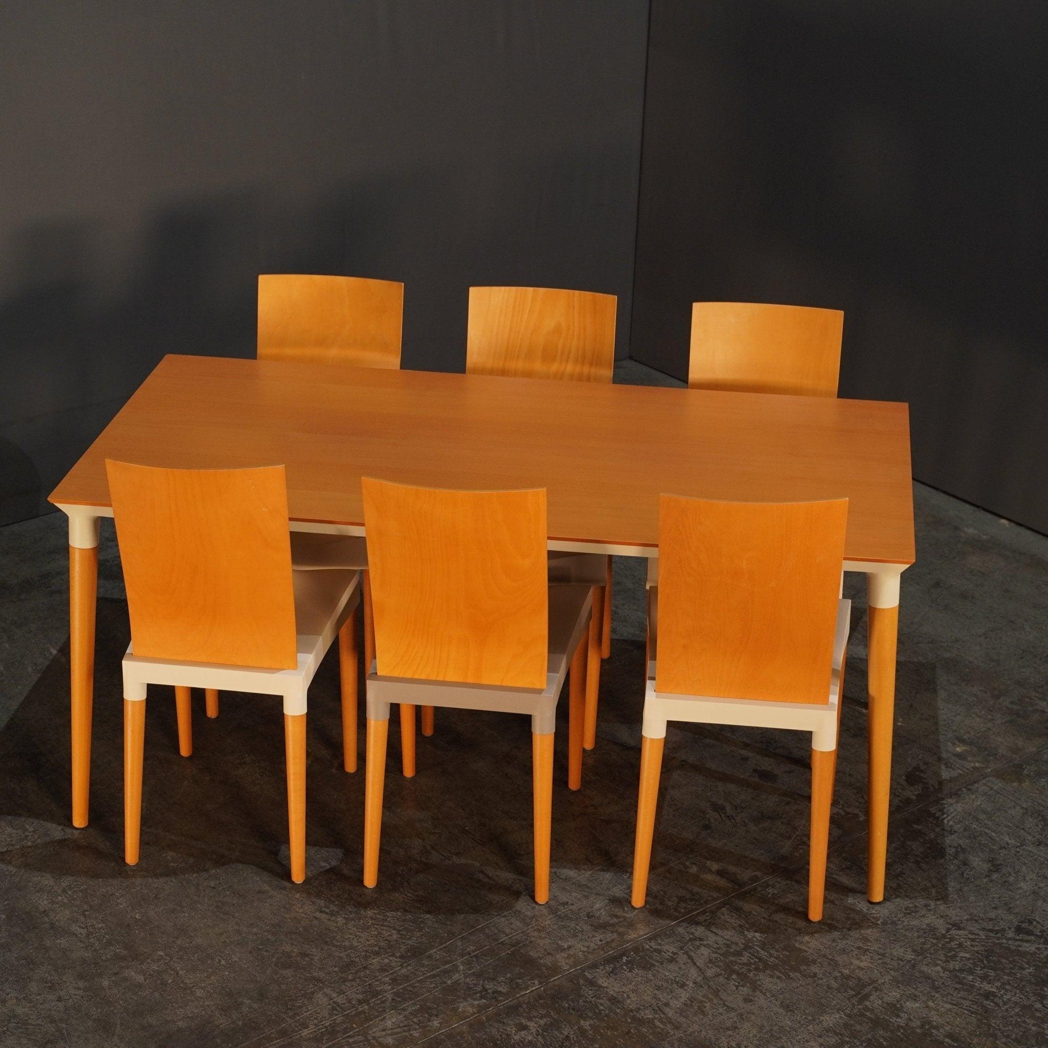 Moderne Table de salle à manger Kartell Miss Trip de Philippe Starck
