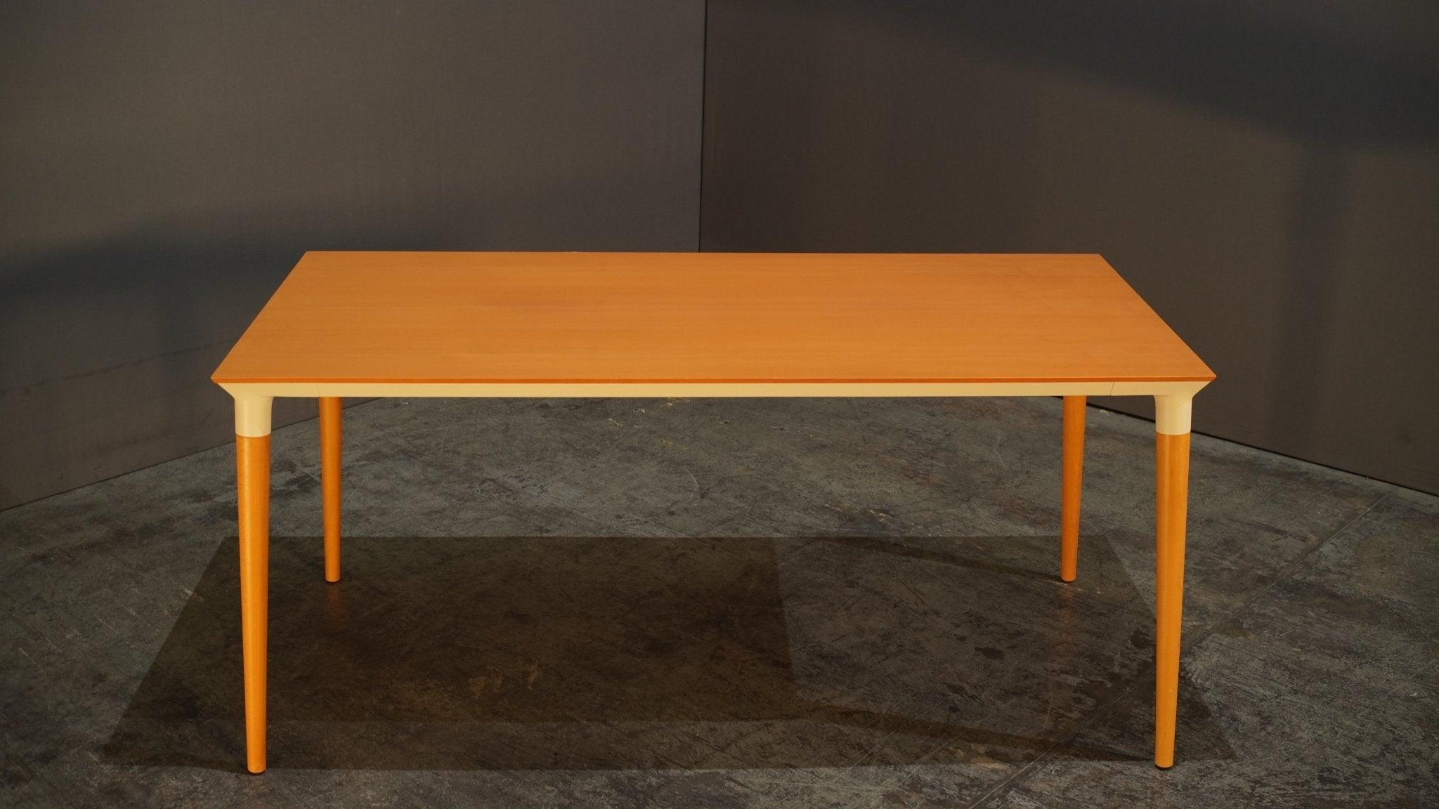 Table de salle à manger Kartell Miss Trip de Philippe Starck Bon état à Basildon, London