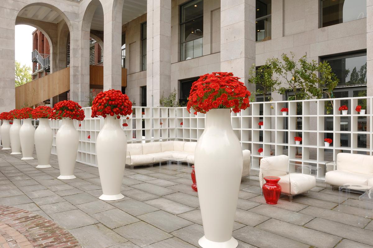 italien Kartell Misses Flower Power Glossy Red de Philippe Starck et Eugenie Quillet en vente
