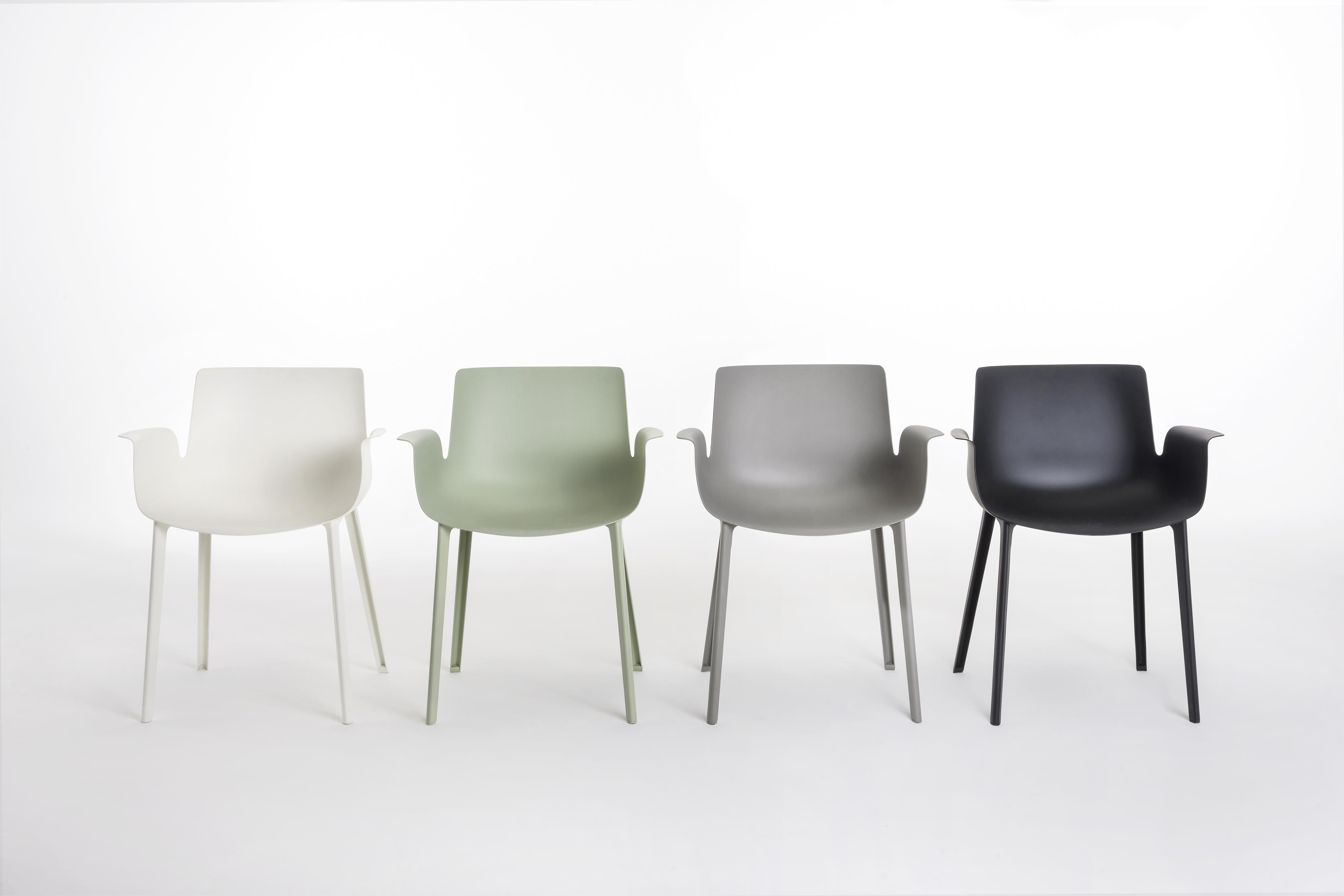 Kartell Piuma-Stuhl in Grau von Piero Lissoni (Moderne) im Angebot