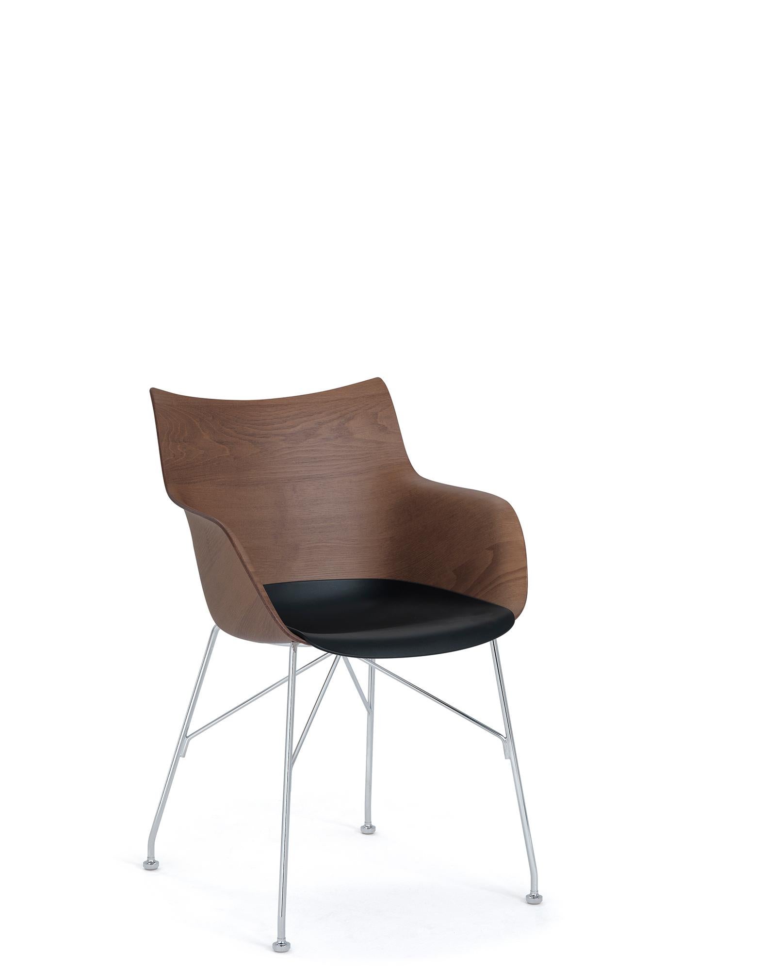 Q/Wood is the armchair from the Smart Wood collection, with enveloping lines that create soft armrests and offer maximum seating comfort. Using patented technology, the wood is worked with a mould designed to bring the curvature of the panel to the