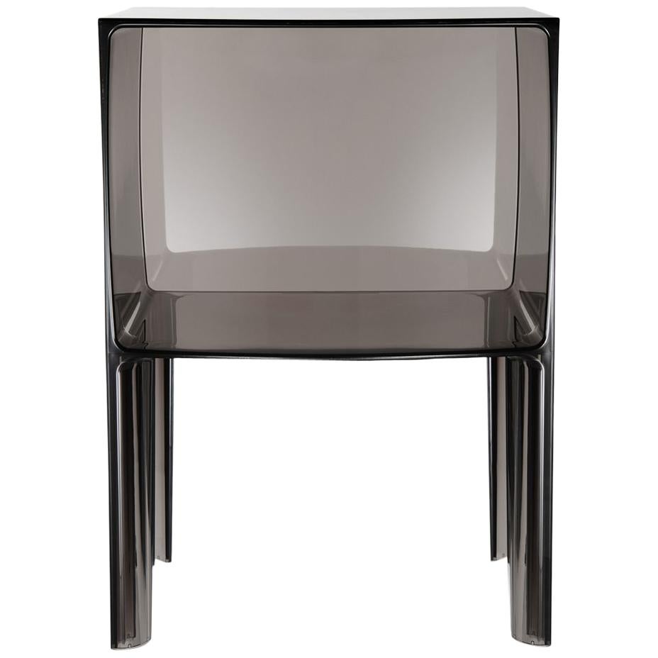 Kartell Kleiner Nachttisch „Ghost Buster Smoke“ von Philippe Starck & Eugeni Quitllet im Angebot