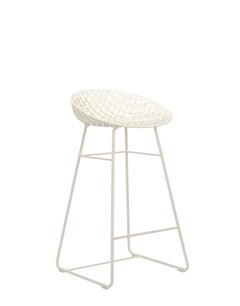 Taburete de exterior Kartell Smatrik blanco de Tokujin Yoshioka