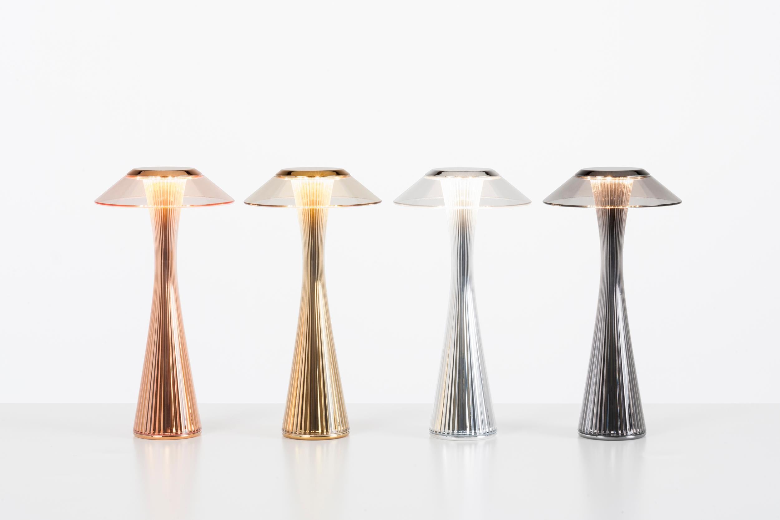 Kartell Space Lampe aus Kupfer mit klarem Schirm von Adam Tihany (Italienisch) im Angebot