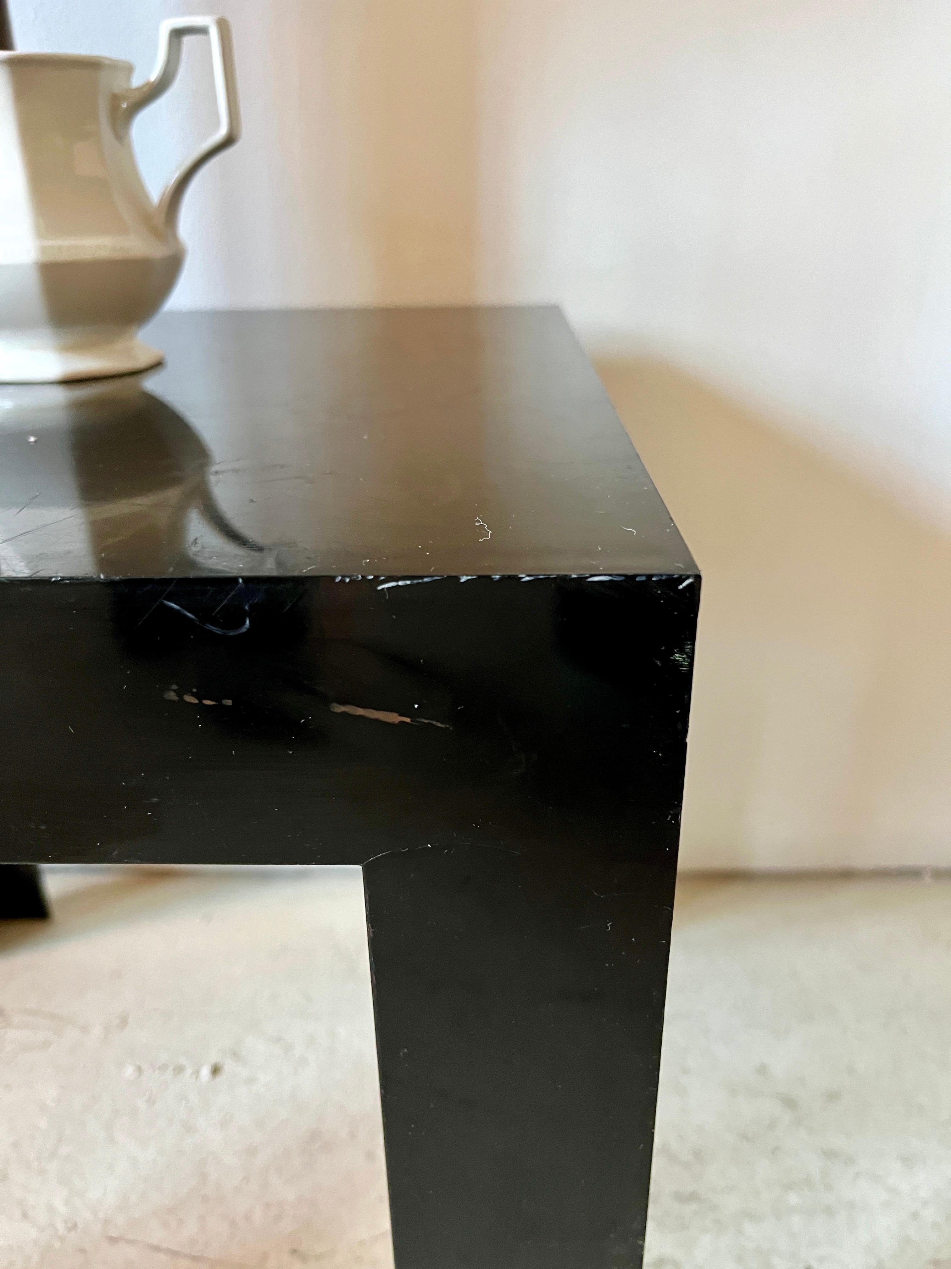 Kartell-Stil Schwarz Acryl Parsons Stil Beistelltisch, quadratisch, Vintage (Unbekannt) im Angebot