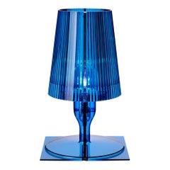 Kartell Take Lamp in blu di Ferruccio Laviani