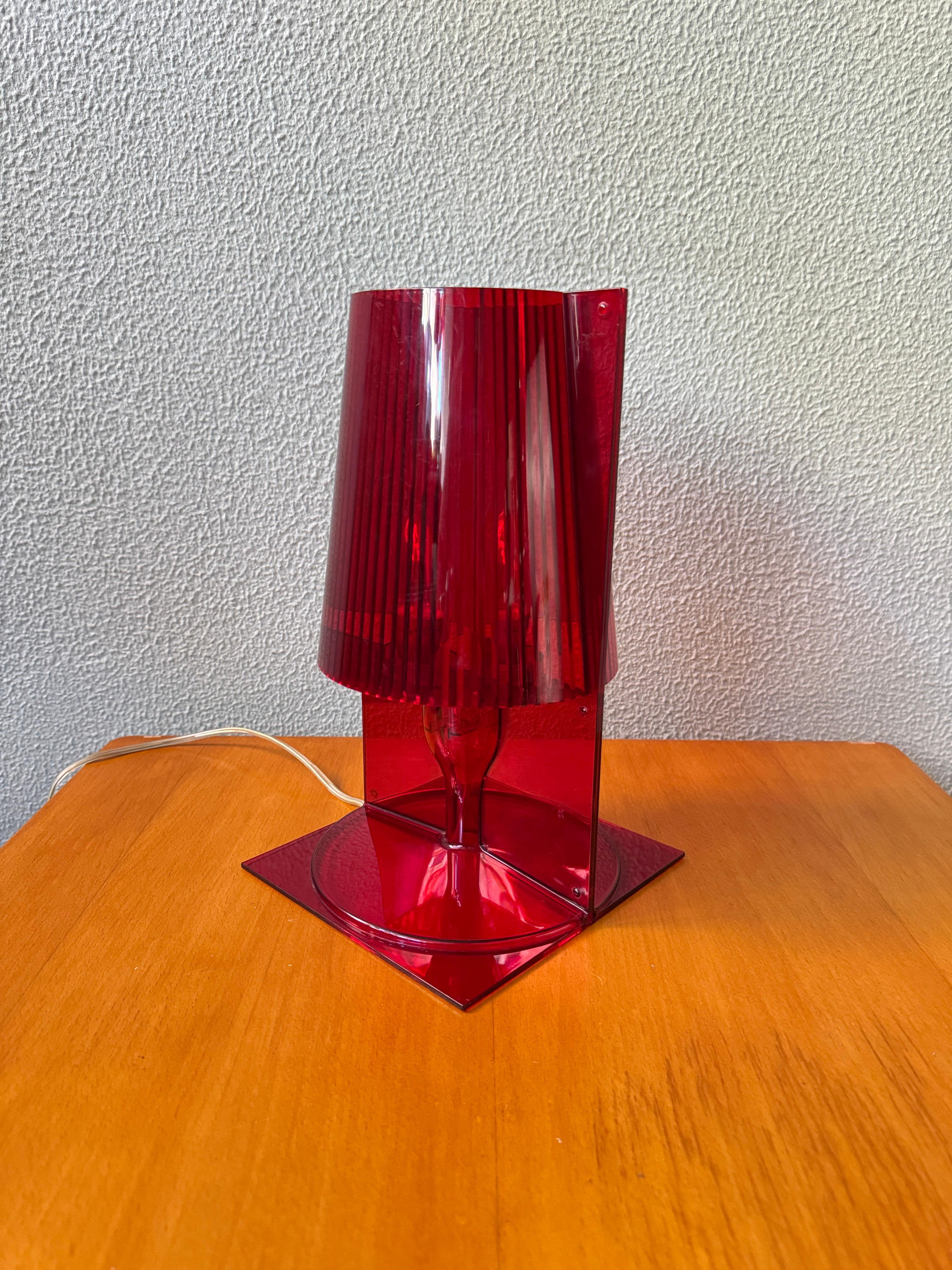 Mid-Century moderno Kartell Lampada da tavolo Ferruccio Laviani Rosso Policarbonato Trasparente 2003 in vendita