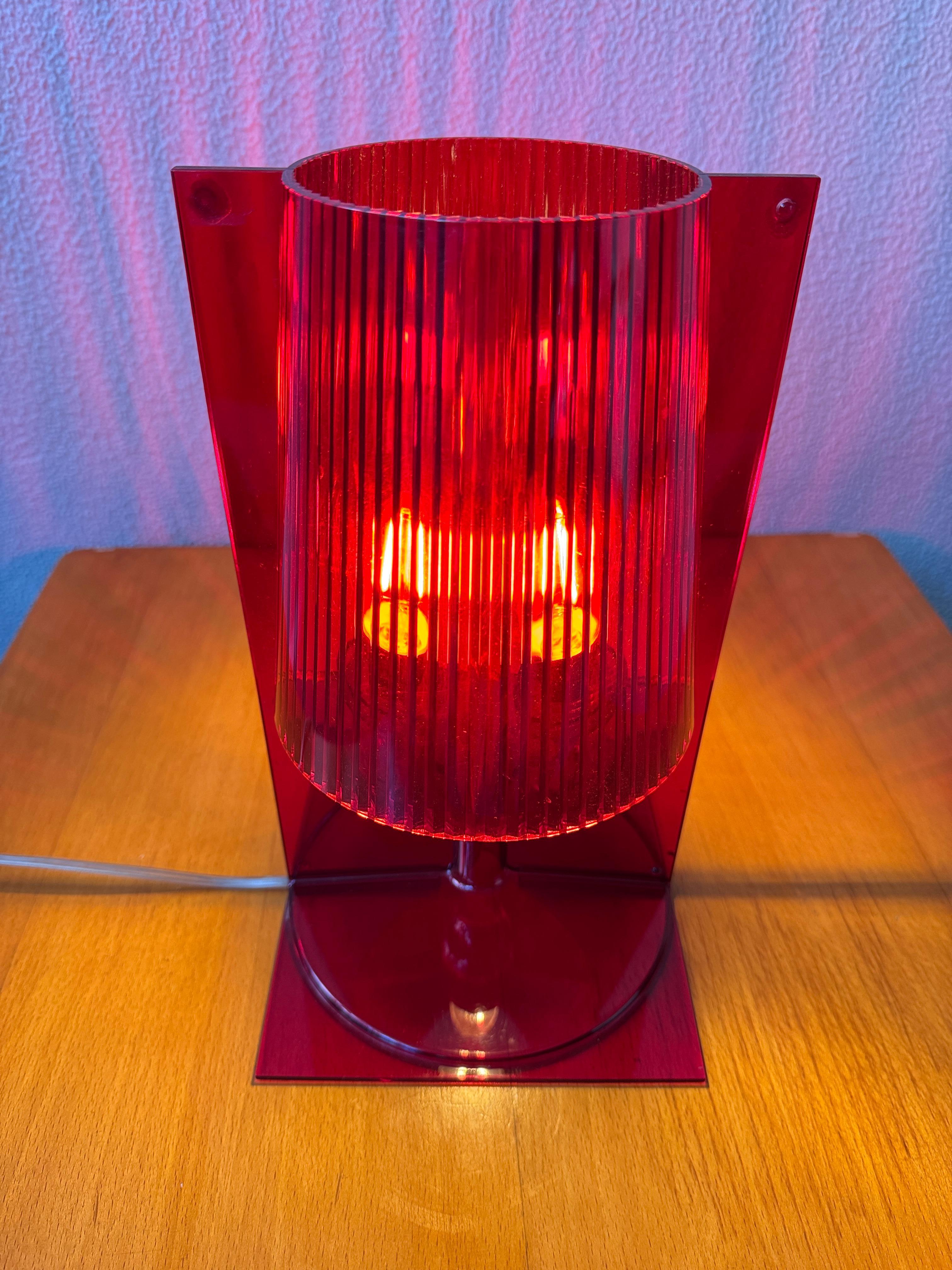 Kartell Lampada da tavolo Ferruccio Laviani Rosso Policarbonato Trasparente 2003 in vendita 2