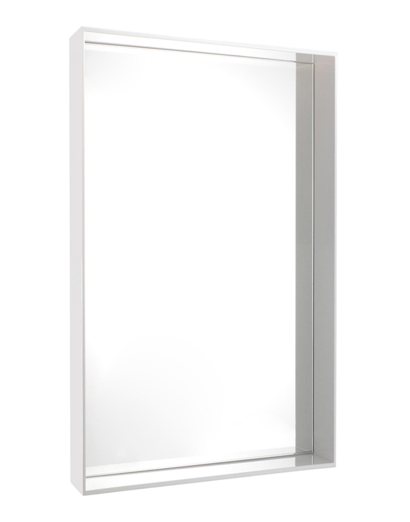 Only Me is a mirror with a slender frame in a variety of colours. Only Me is available in square and rectangular versions that can be hung in either direction.
 