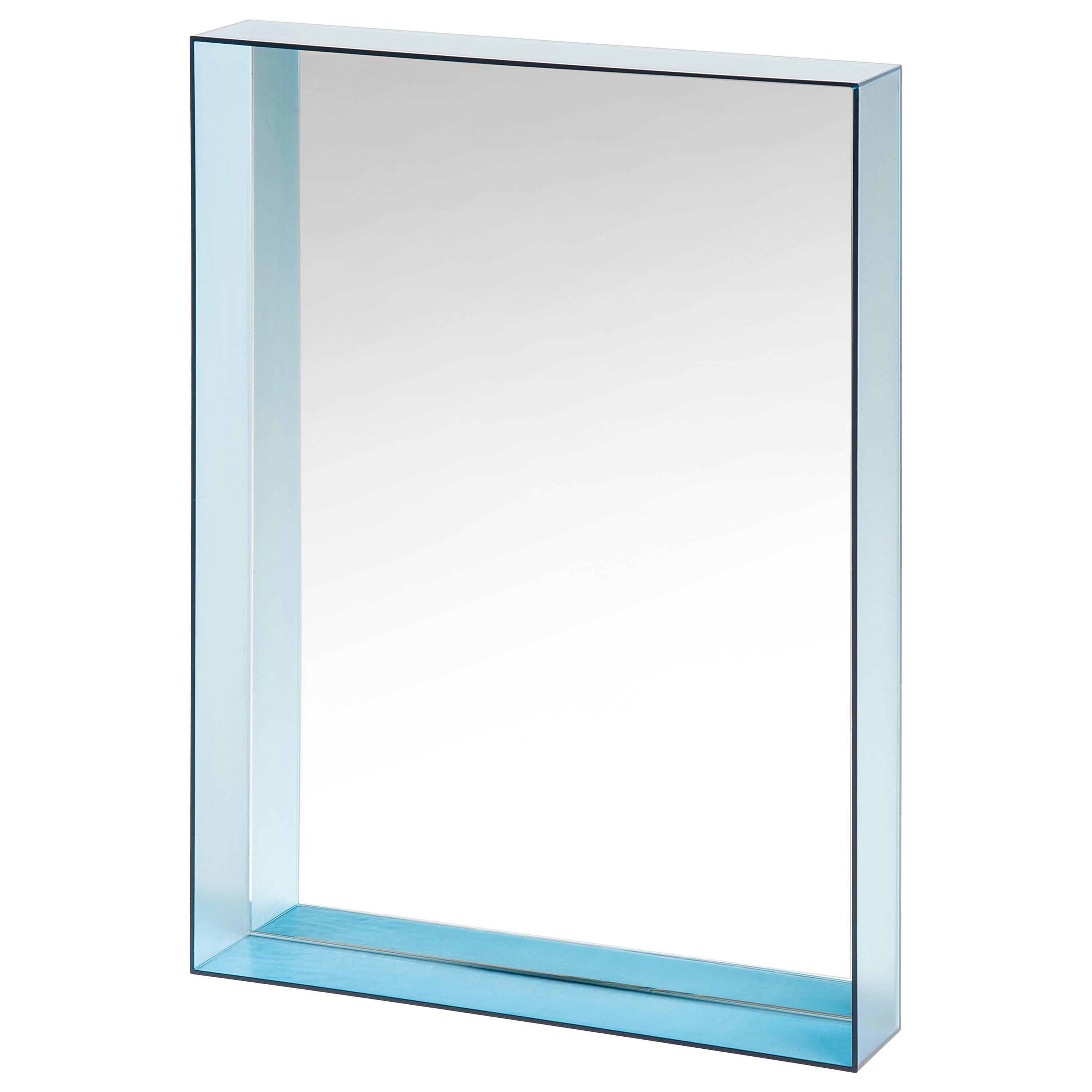 Grand miroir Kartell Only Me en bleu clair de Philippe Starck en vente