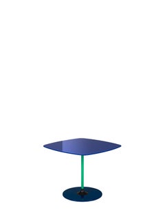 Tavolo Kartell Thierry di Piero Lissoni in blu