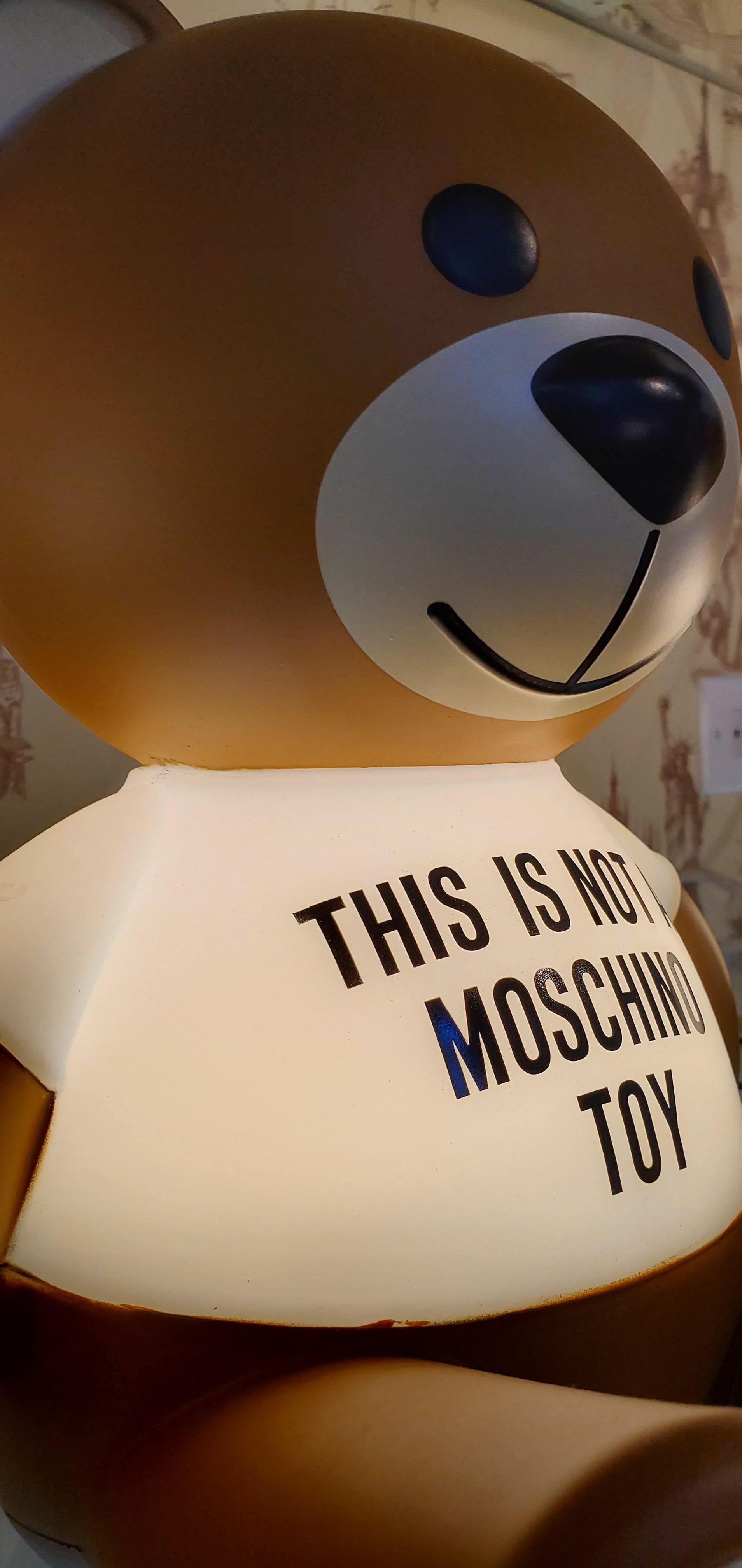 XXIe siècle et contemporain Lampe jouet Kartell Moschino Design/One en or Jeremy Scott en vente