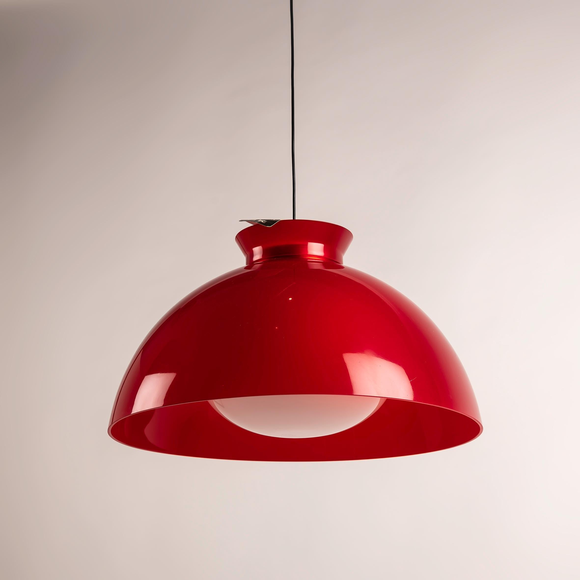 Ère spatiale Lampe à suspension Kartell/Tramo KD6 conçue par Achille & Piergiacomo Castiglioni en vente