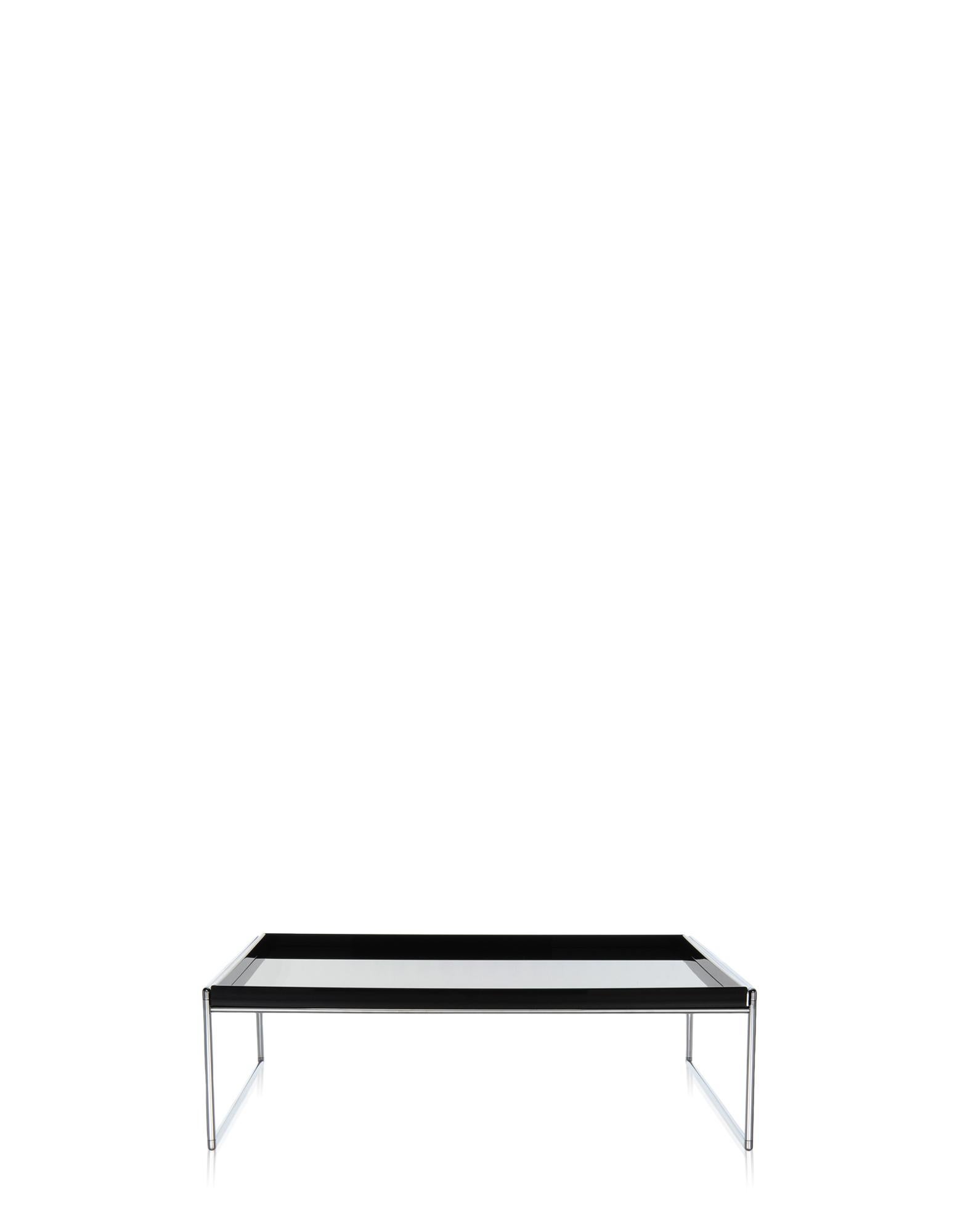 This is an articulated system of table surfaces for the home or office. The construction concept of the design is based on small tables and shelf systems, with patterns and finishes which resemble lacquered Japanese trays.

Available in white and
