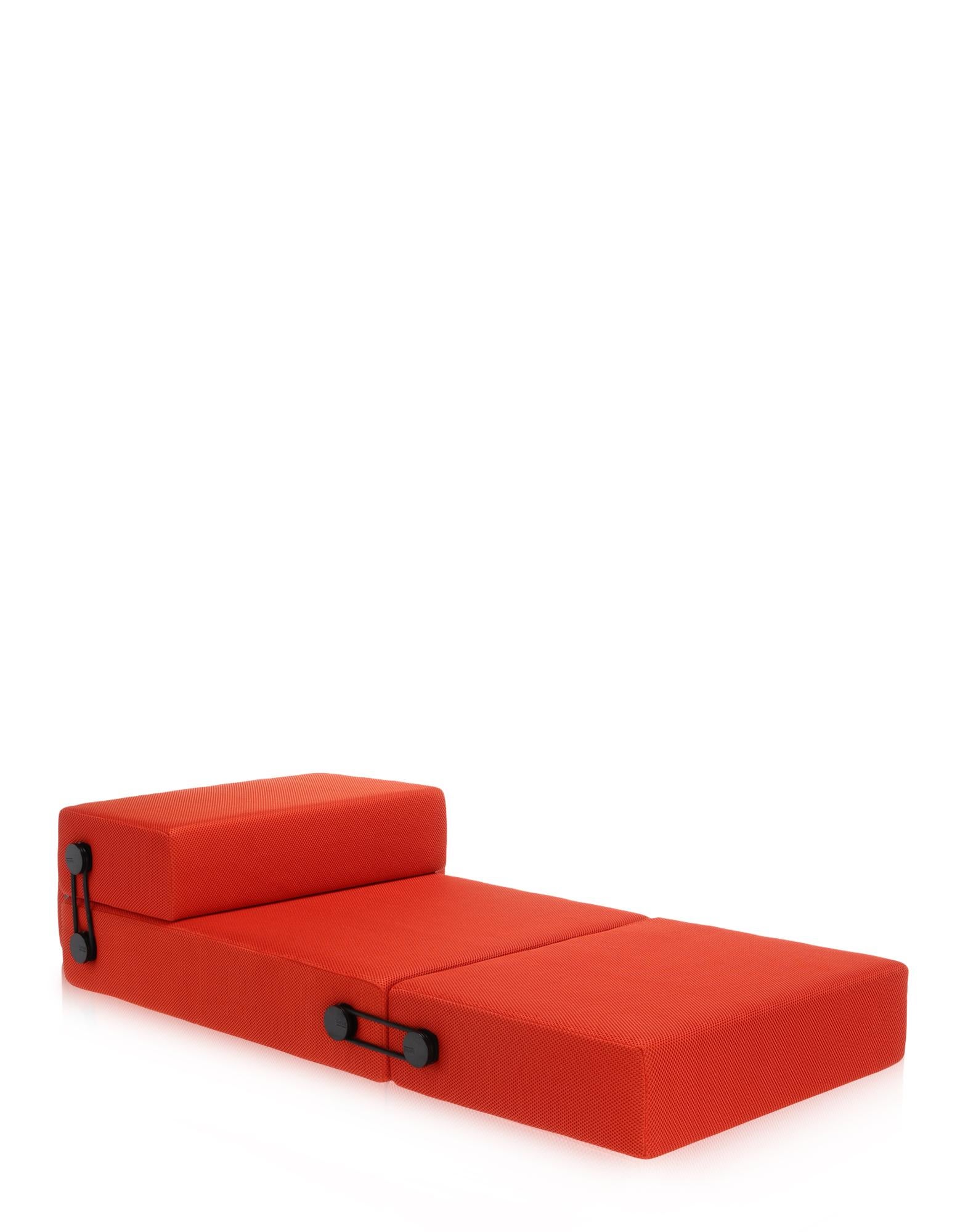 Trix is made up of three different elements connected by an elegant system of elastics which can transform and adapt to different uses through easy rotation. Trix can be an original two-person pouf, a comfortable bed, chaise lounge and inviting
