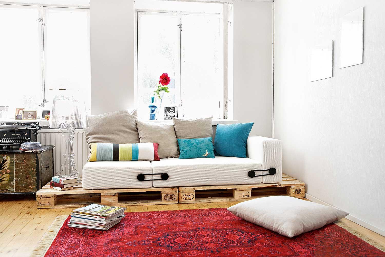 Modern Kartell Trix Sofa Bed by Piero Lissoni in Orange For Sale