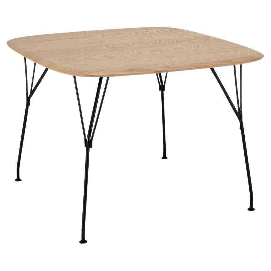 Mesa Kartell Vizconde de Madera de Philippe Stark en Fresno y Estructura Negra