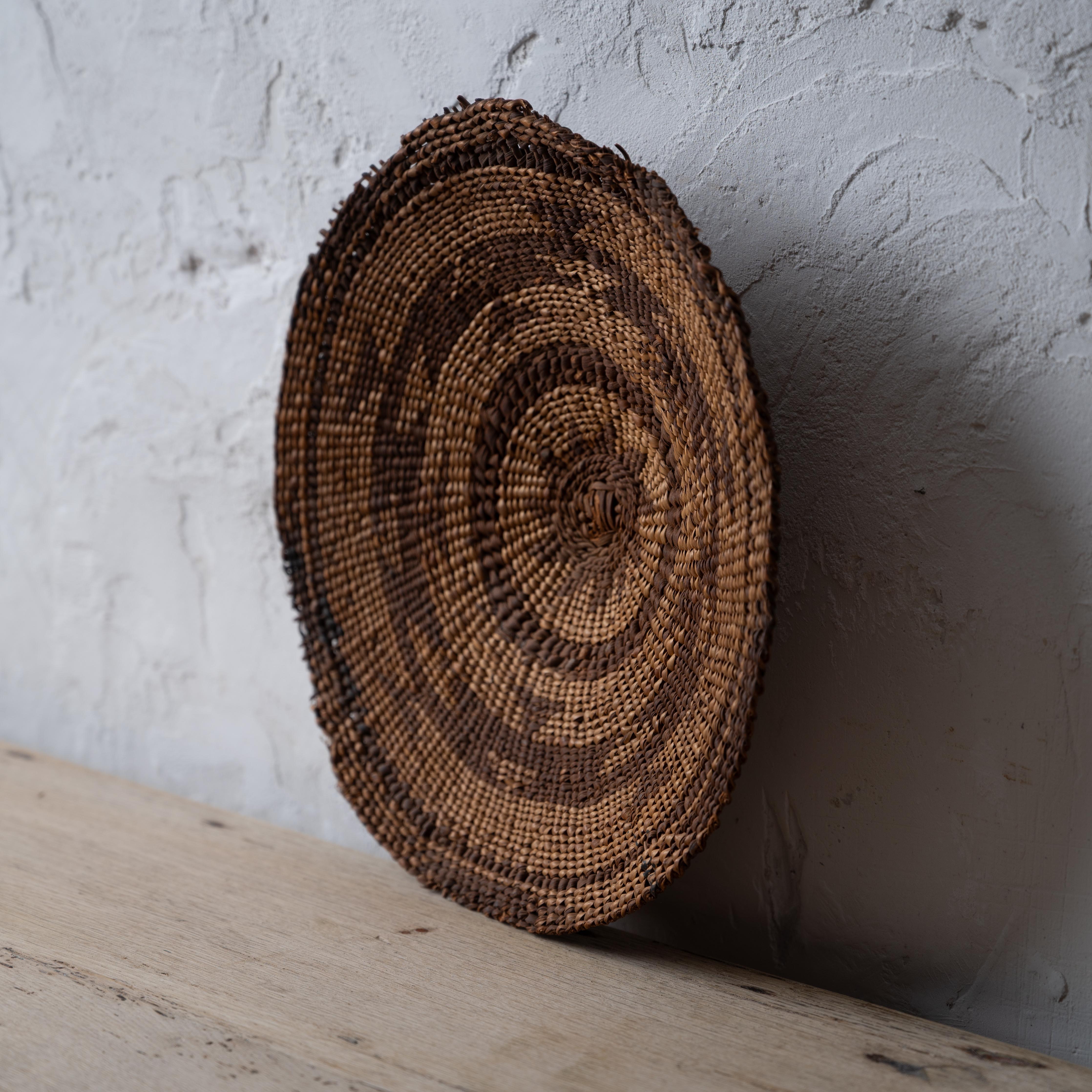 Primitive Karuk Winnowing Tray Basket, c.1900 For Sale