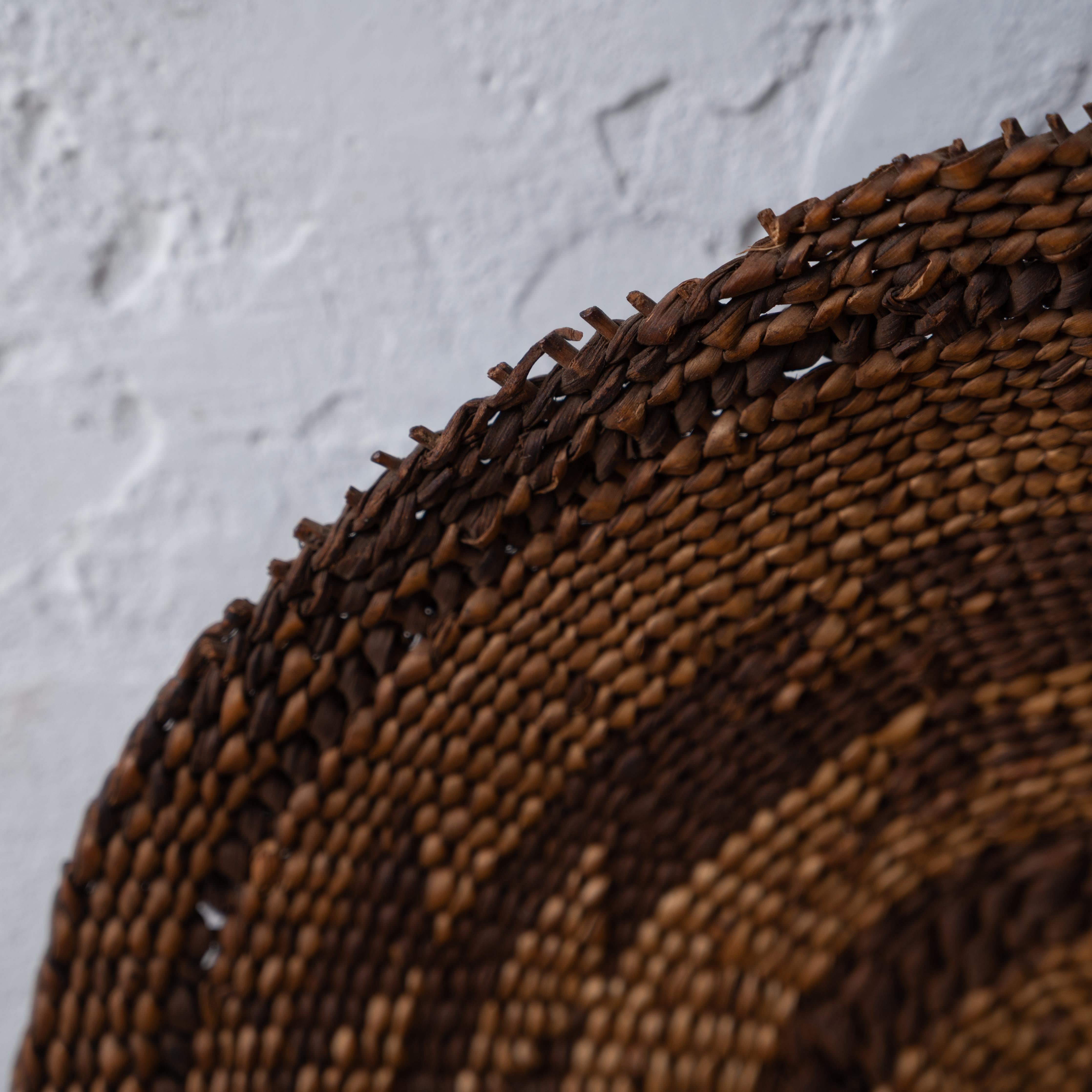 Natural Fiber Karuk Winnowing Tray Basket, c.1900 For Sale