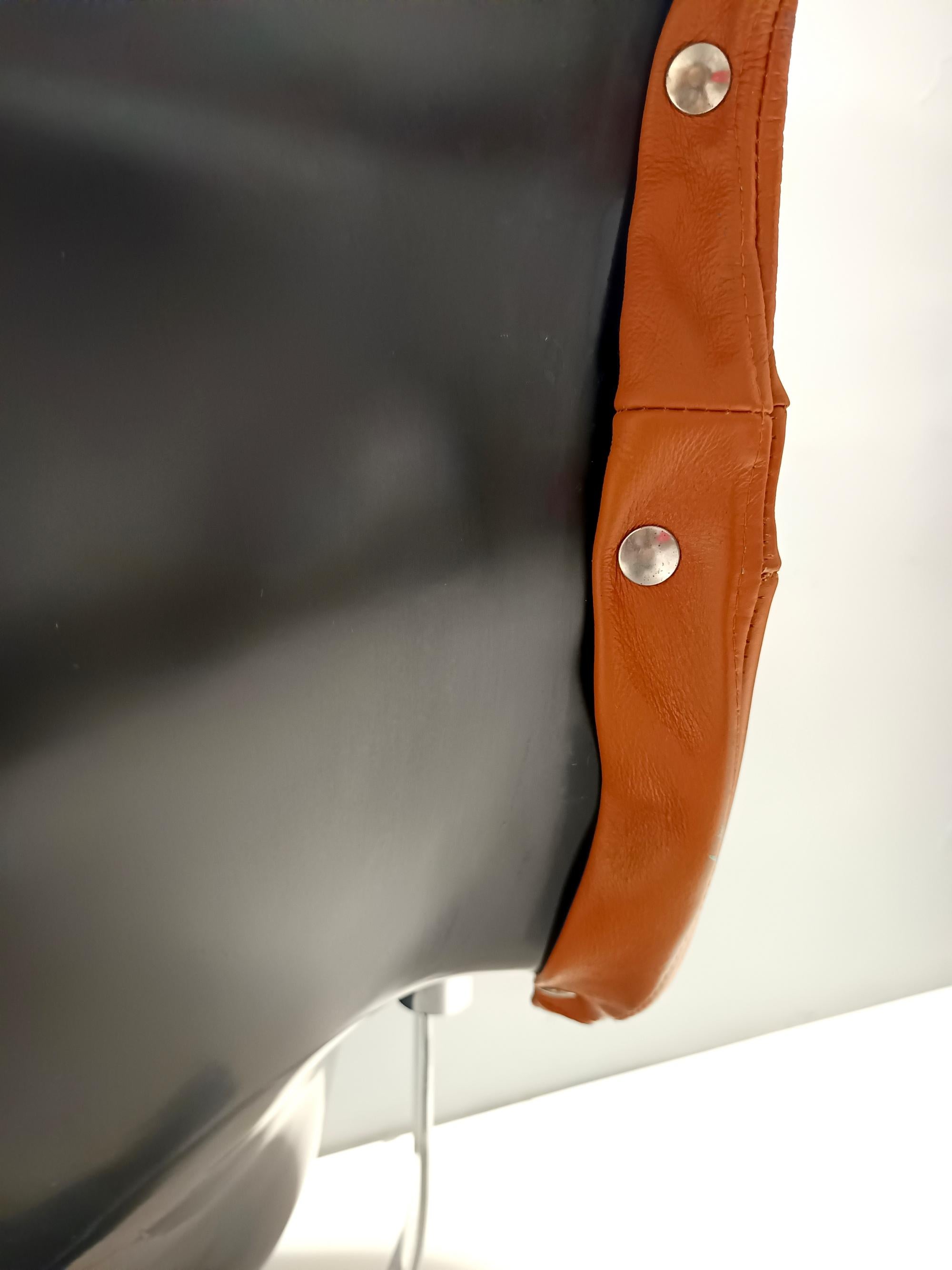 Karuselli Lounge Chair by Yrjö Kukkapuro for Haimi in Orange Leather, 1970s For Sale 4