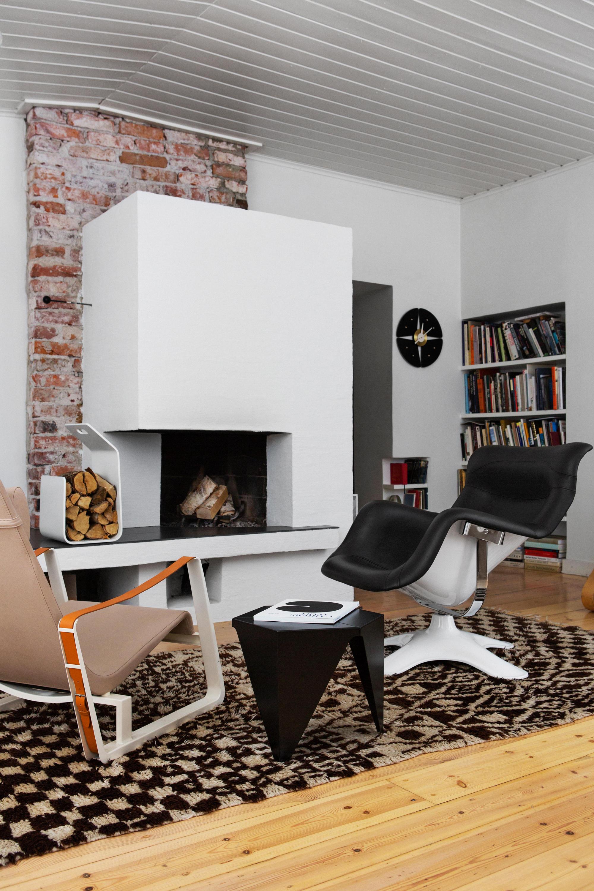 Karuselli Lounge Chair with Black Leather by Yrjö Kukkapuro & Artek 1