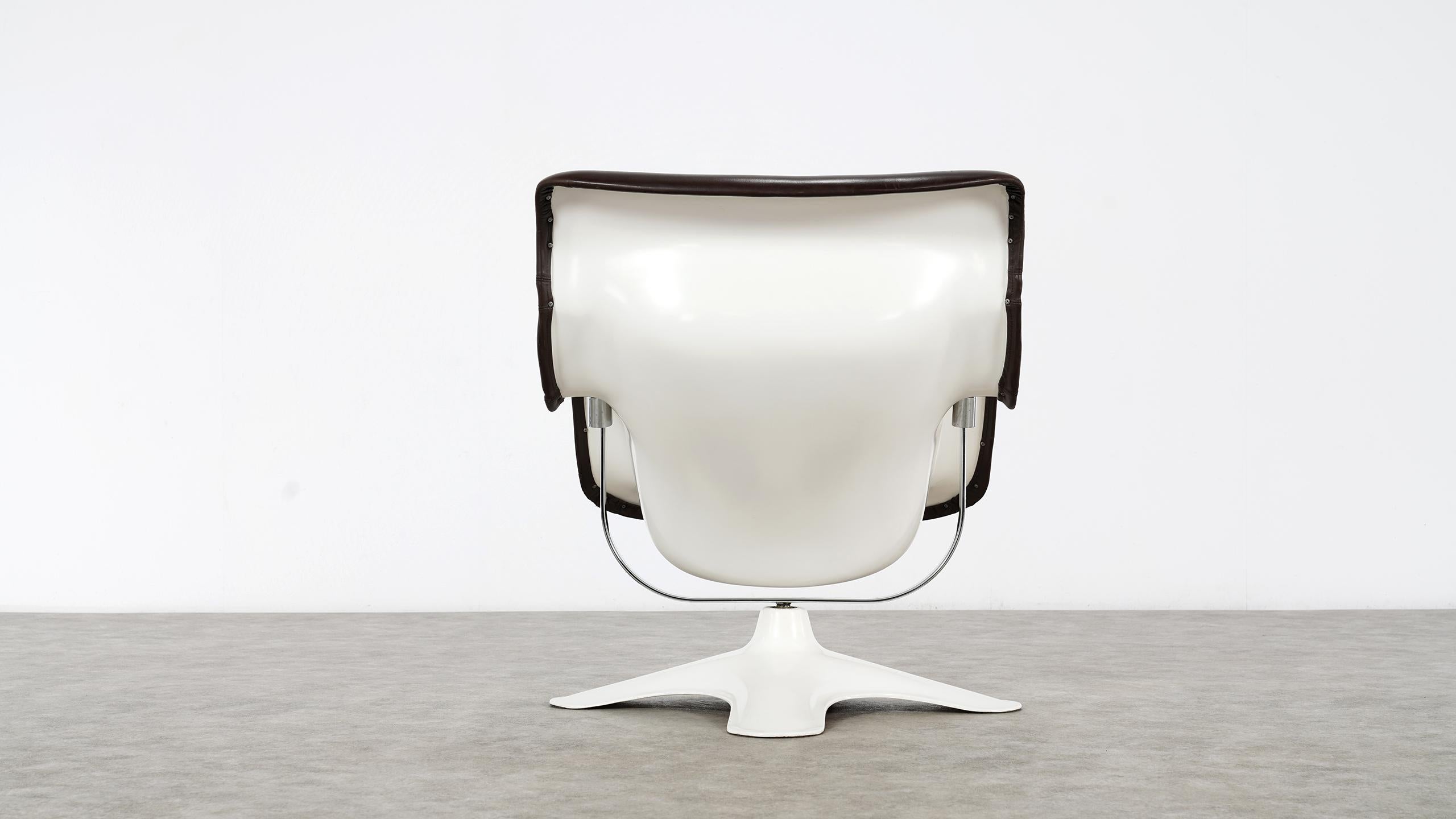 Leather Karusselli Lounge Chair, Designed in 1964 by Yrjö Kukkapuro for Artek, Finland